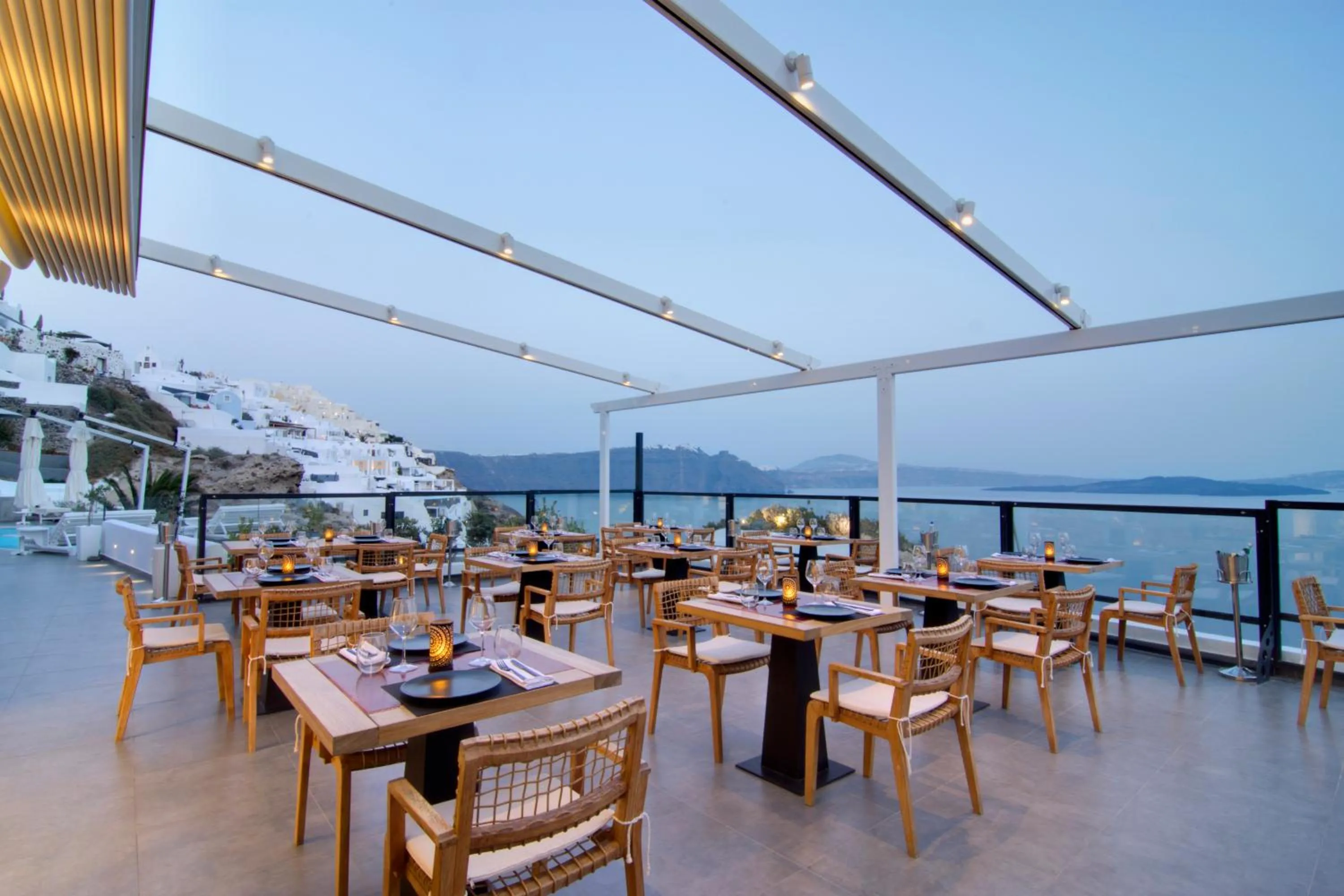 Restaurant/places to eat in Santorini Secret Premium