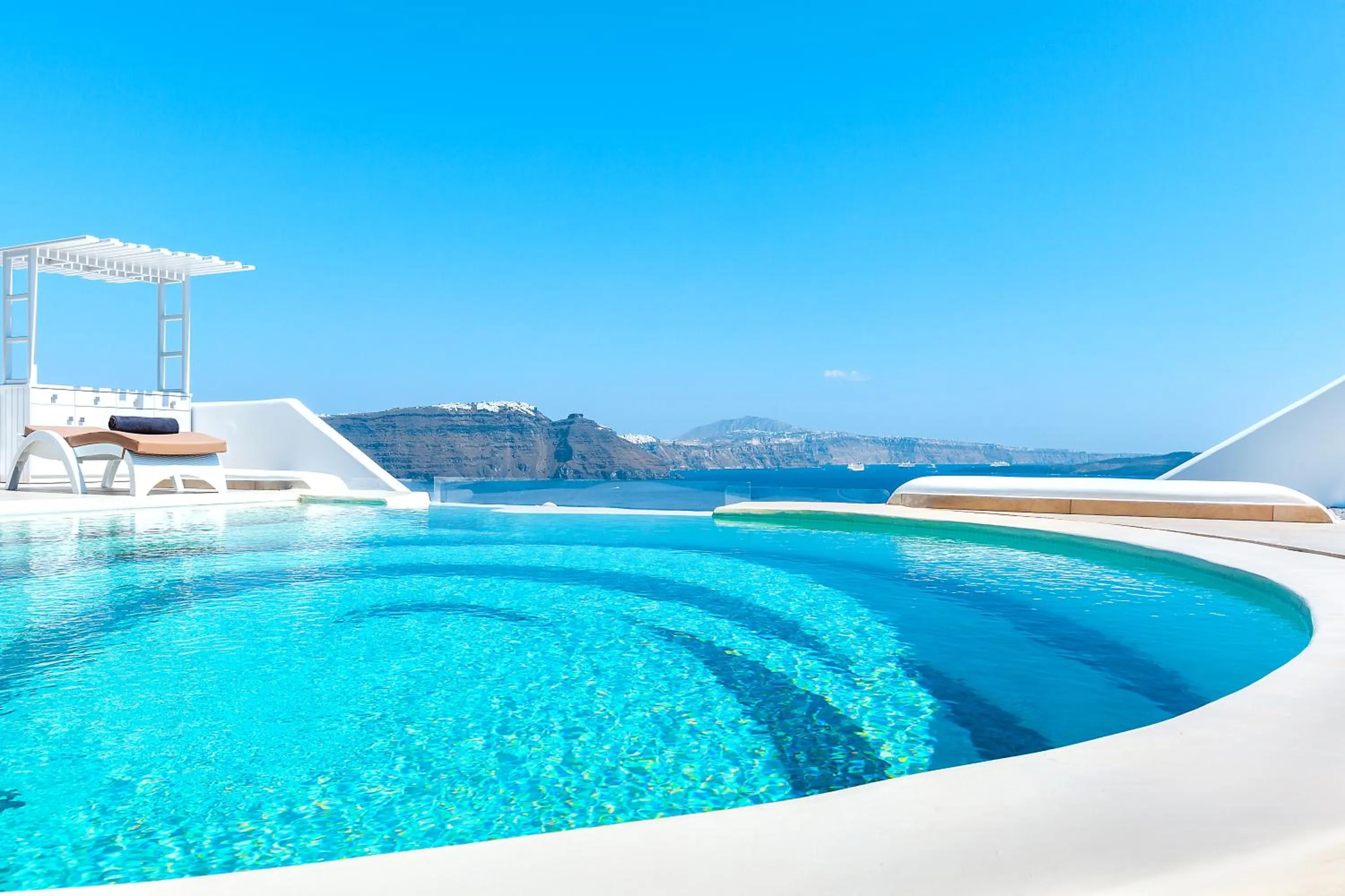 Swimming pool in Santorini Secret Premium
