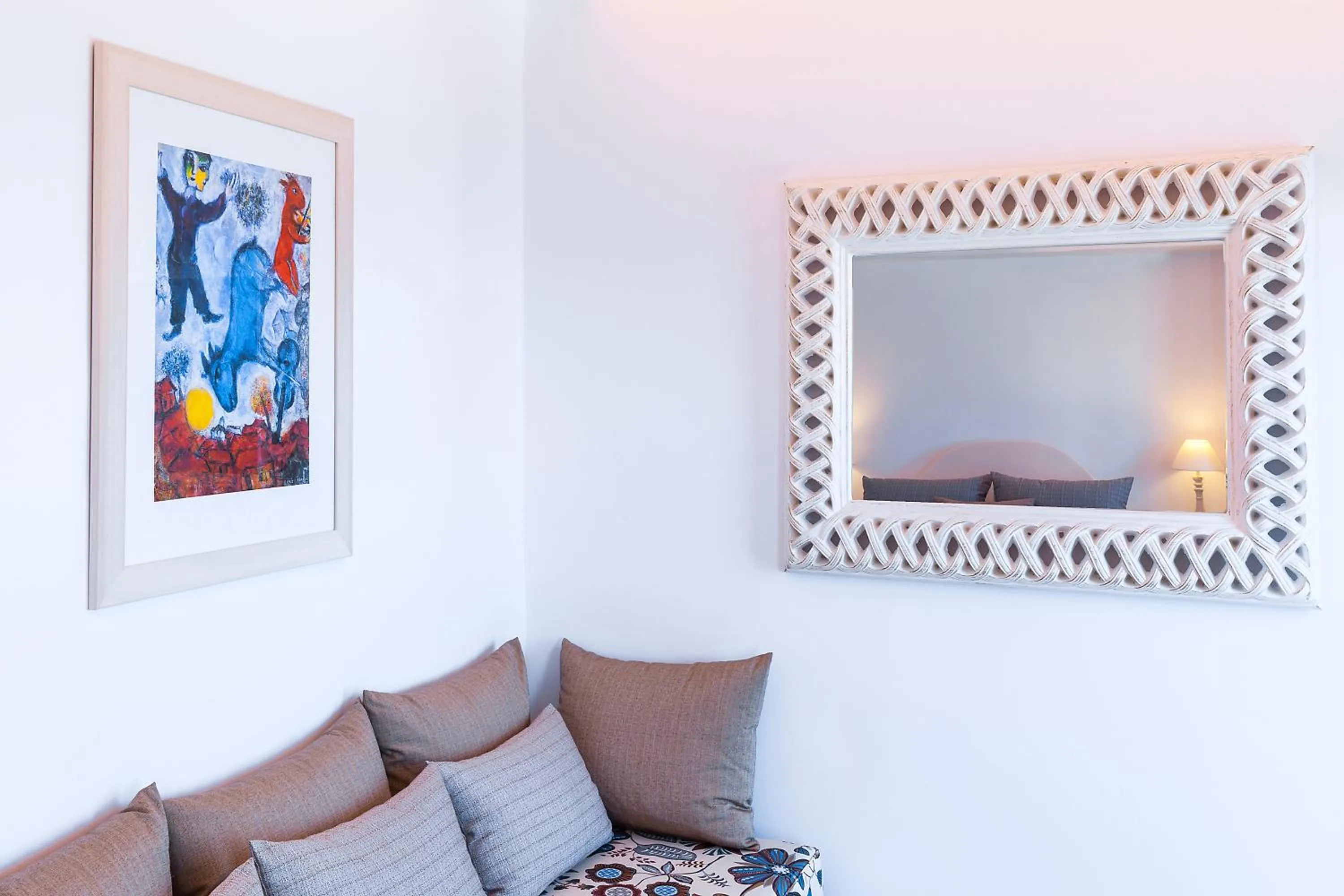 Decorative detail in Santorini Secret Premium