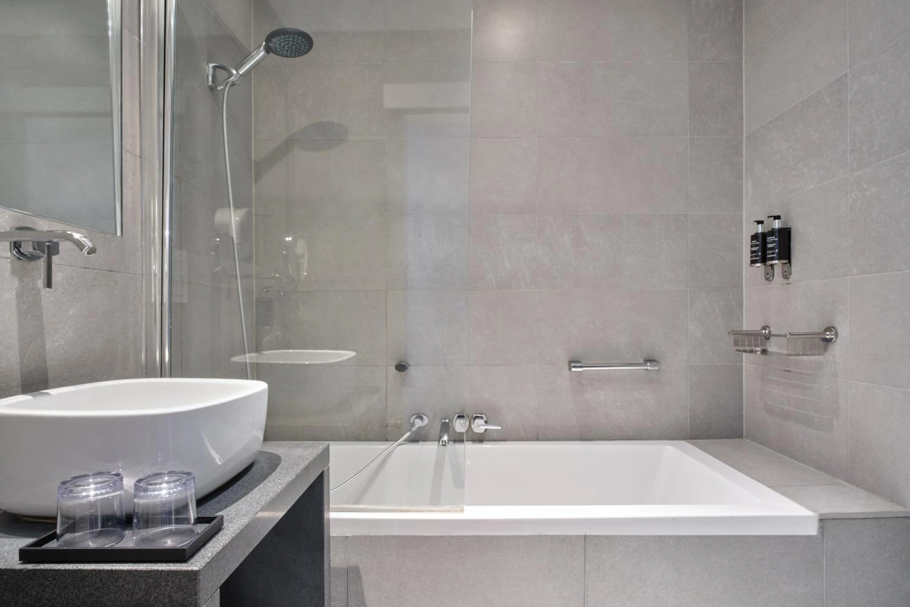 Bathroom in Hôtel Aqua by HappyCulture