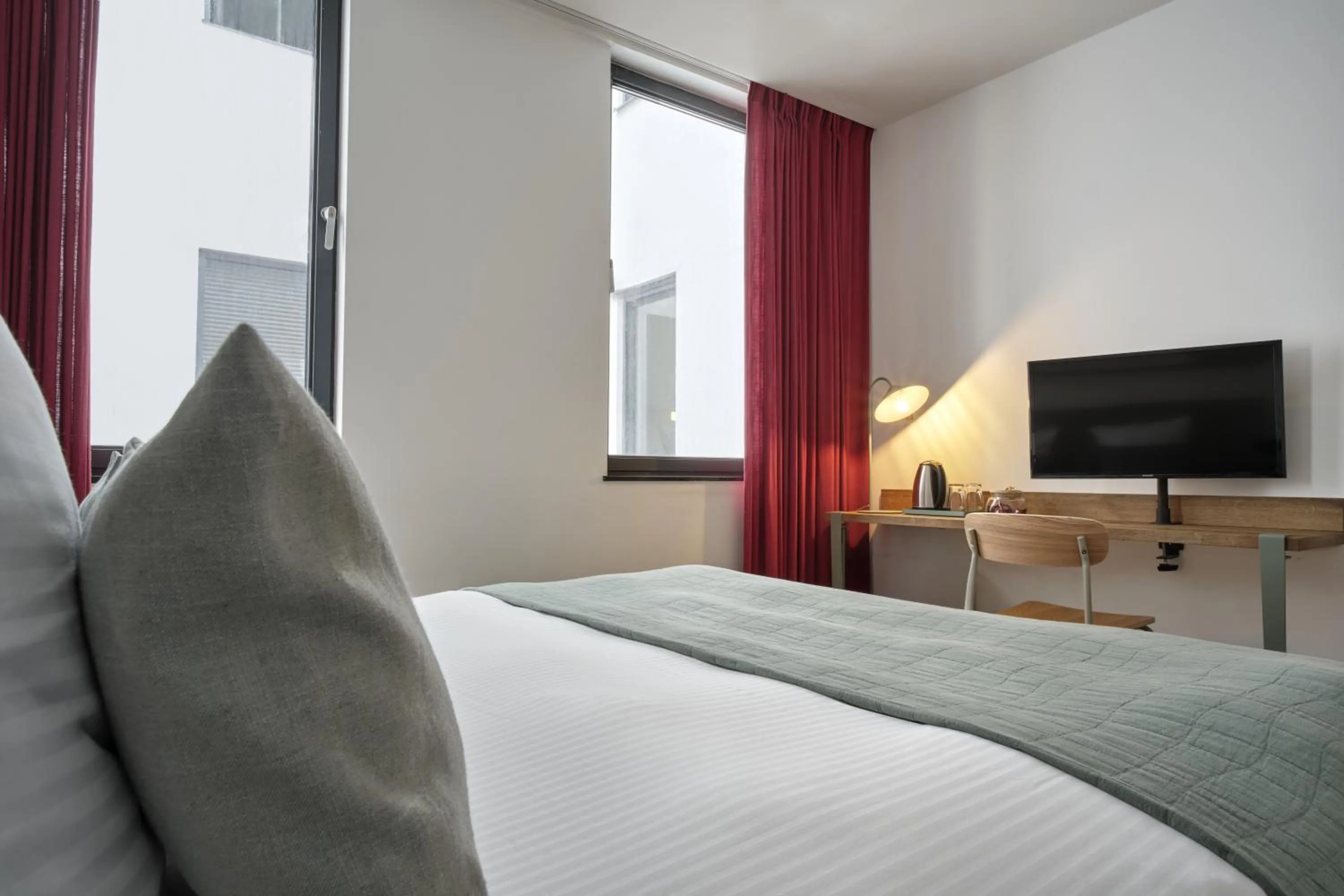 Bedroom, Bed in Hôtel Aqua by HappyCulture