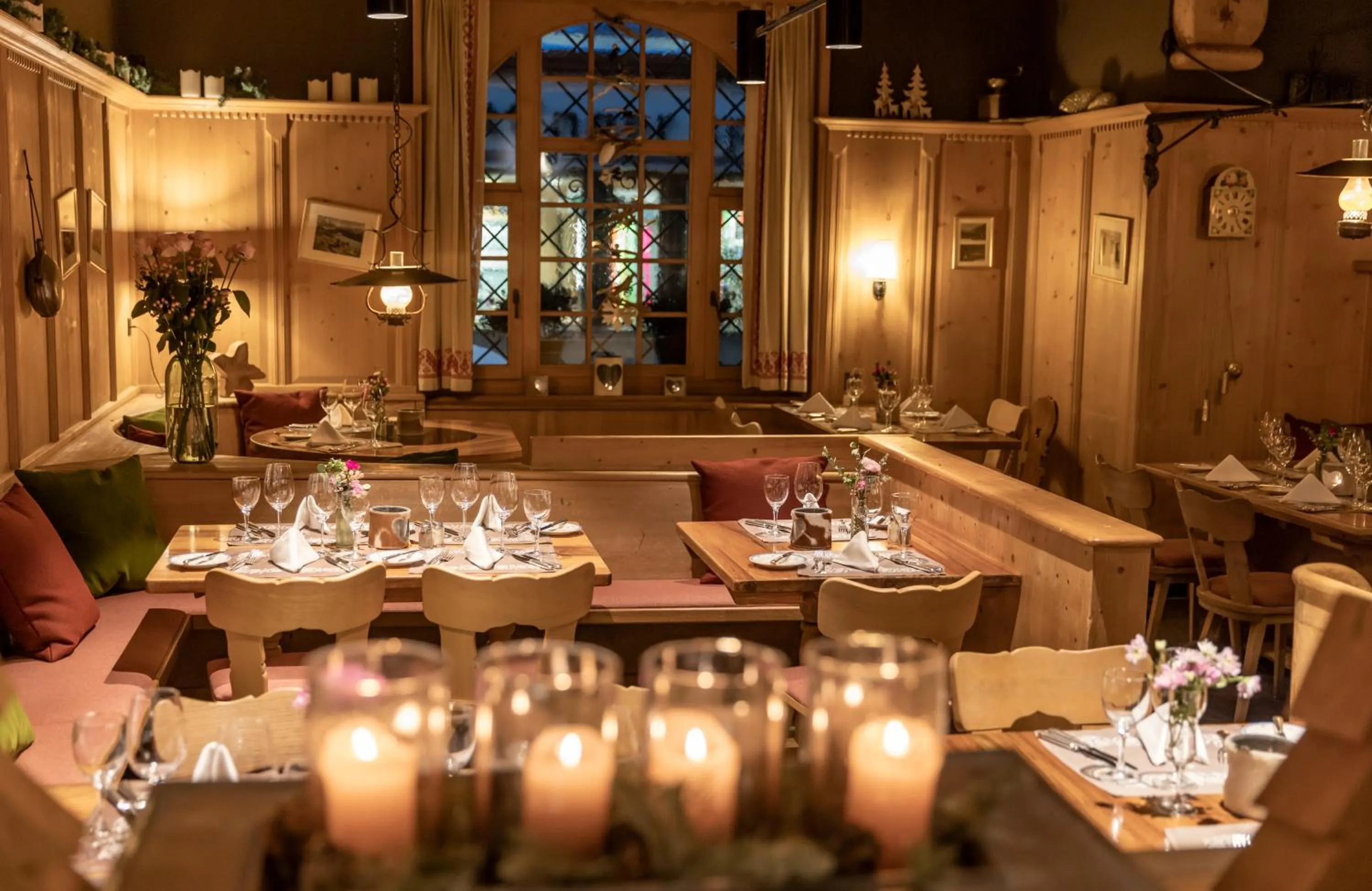 Restaurant/places to eat in Hotel Parsenn