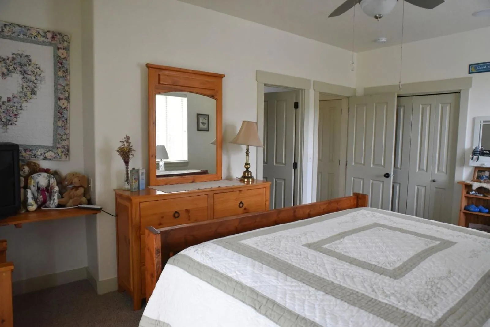 Bed in Harmony Belle at Kolob Canyon