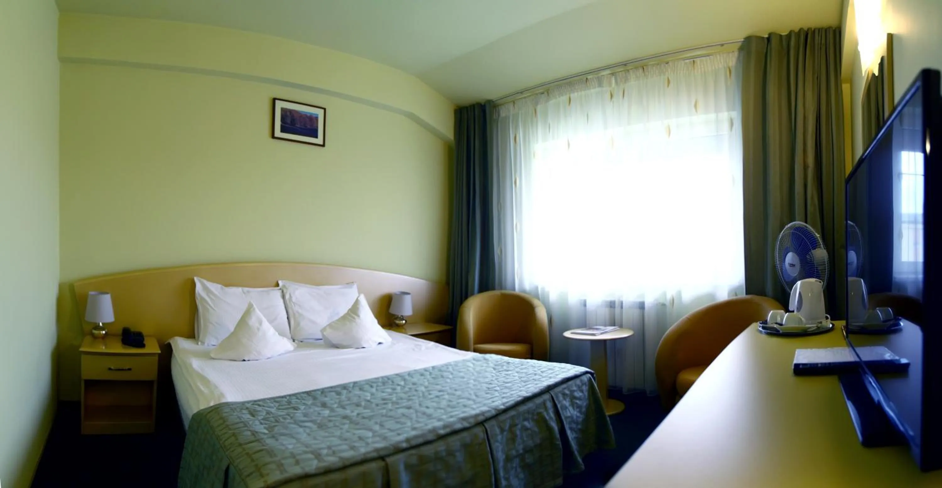 Photo of the whole room, Bed in Eurohotel