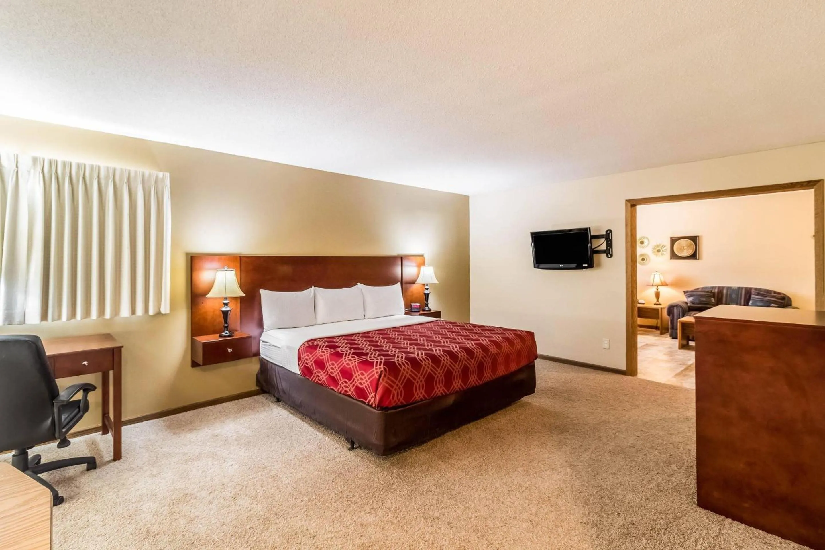 Bedroom, Bed in Econo Lodge - Valley City