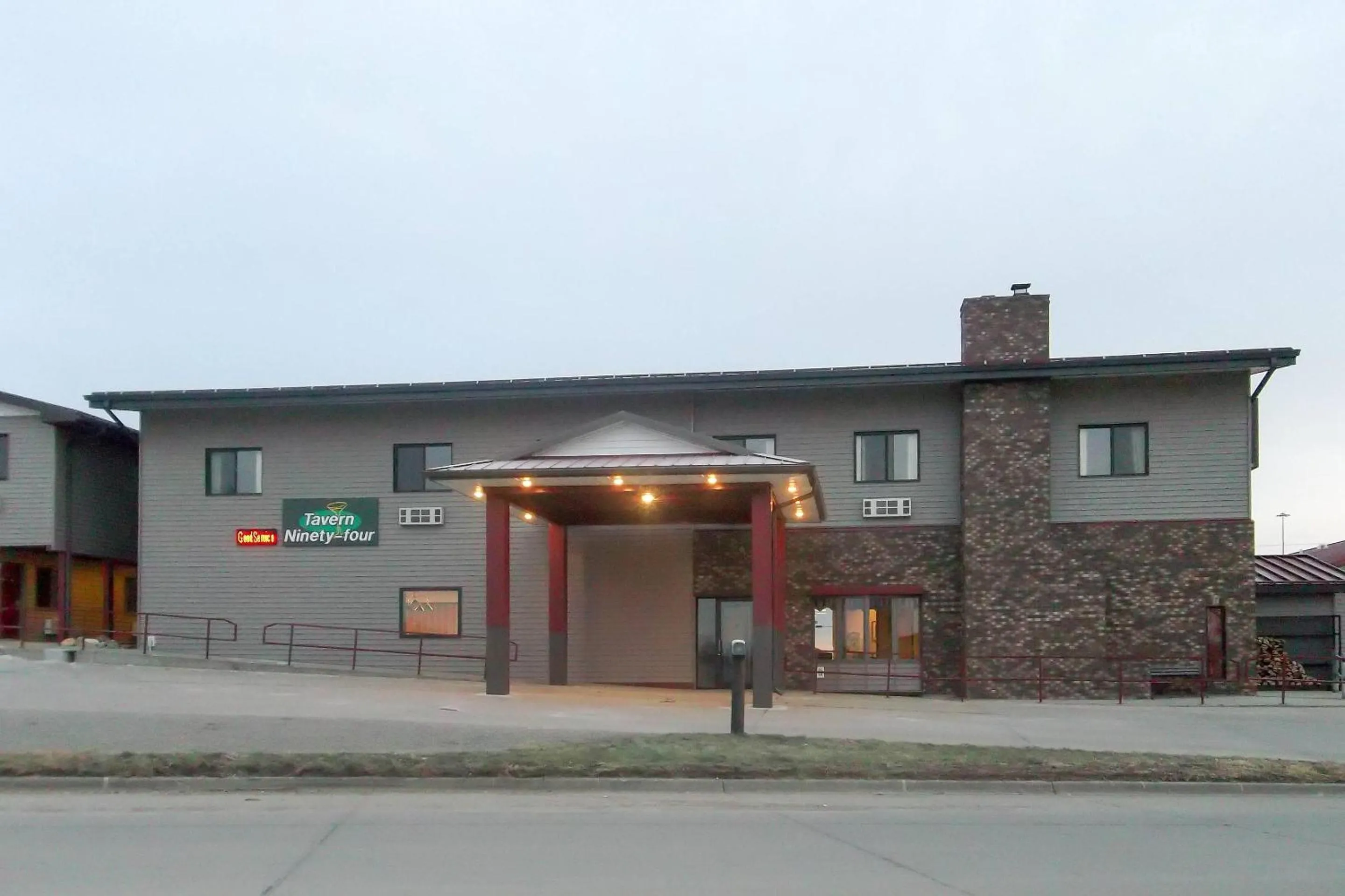 Property building in Econo Lodge - Valley City