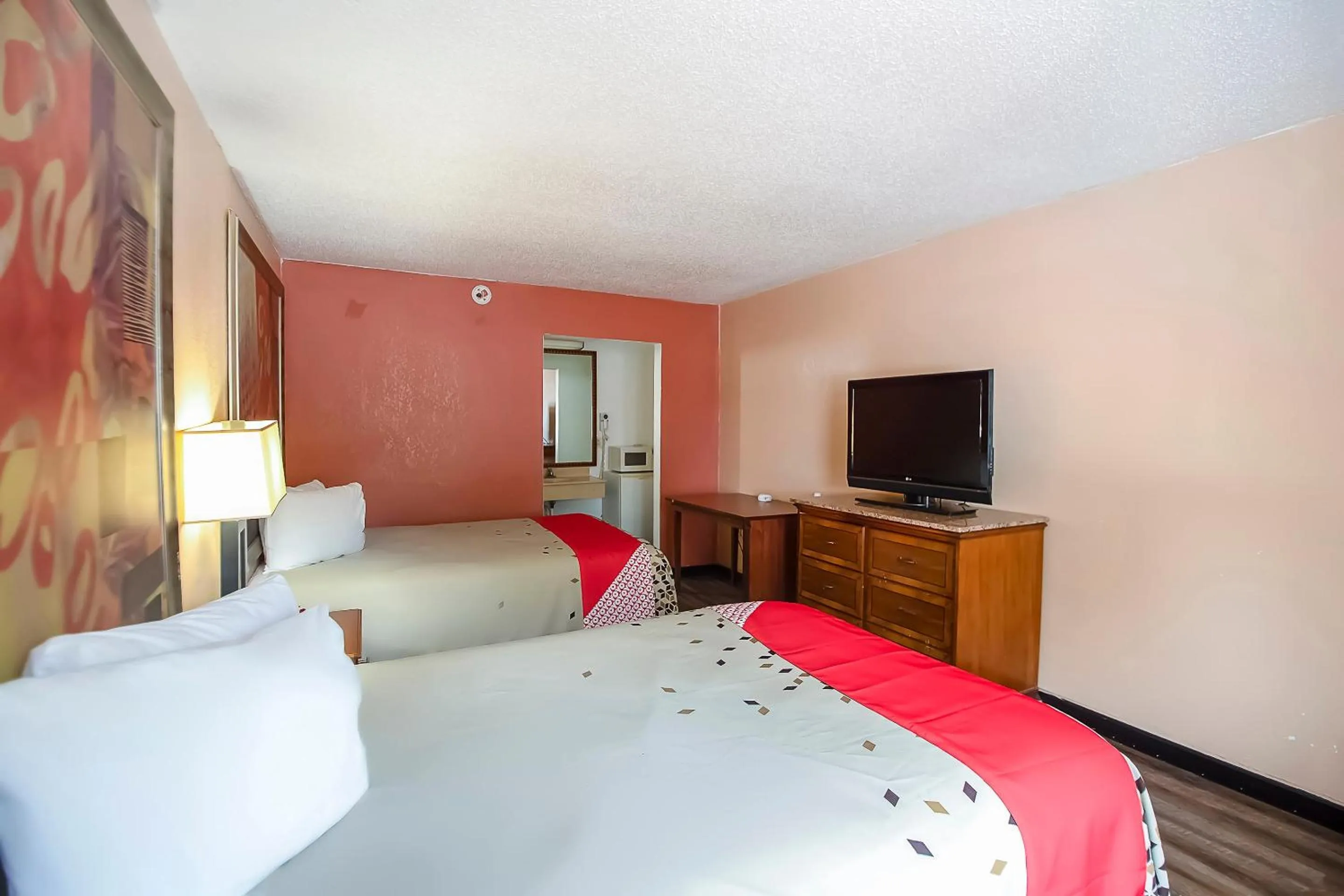 Bedroom, Bed in Hotel O Daylight Inn Elkhart I-90, IN