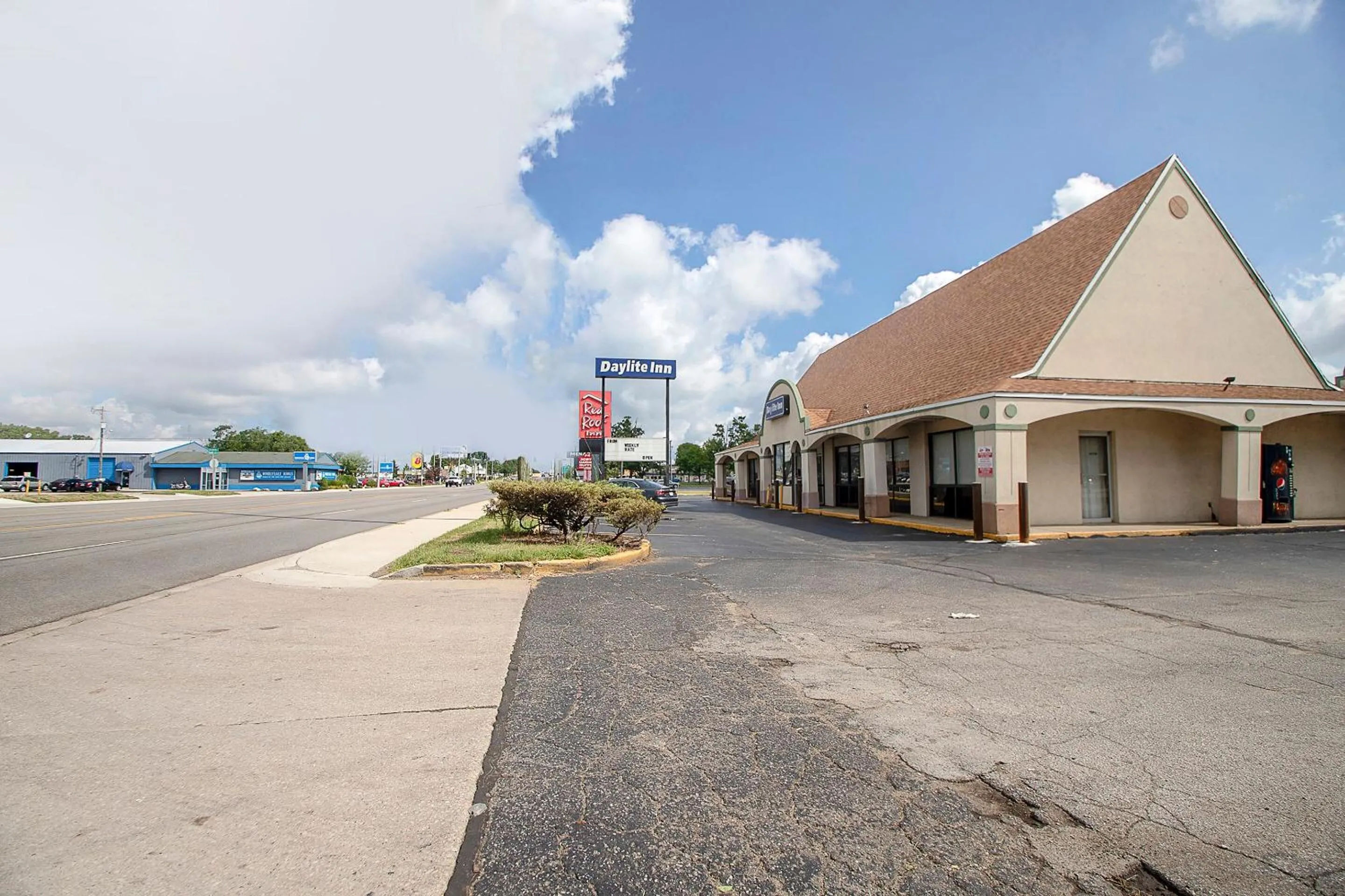 Facade/entrance in Hotel O Daylight Inn Elkhart I-90, IN