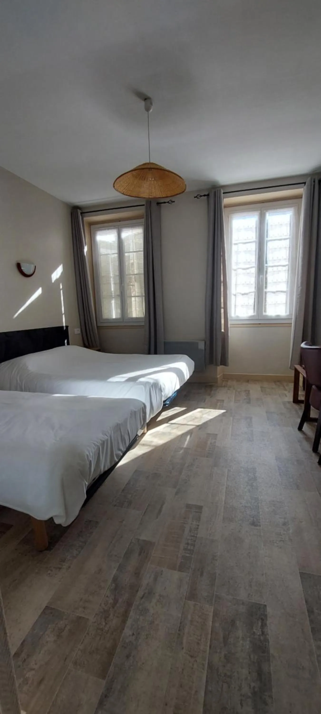 Property building, Bed in Hotel du Lion d'Or