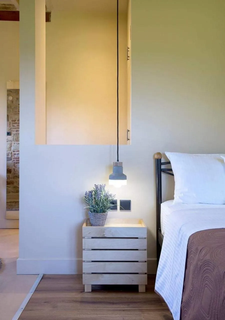 Decorative detail, Bed in Voulamandis House