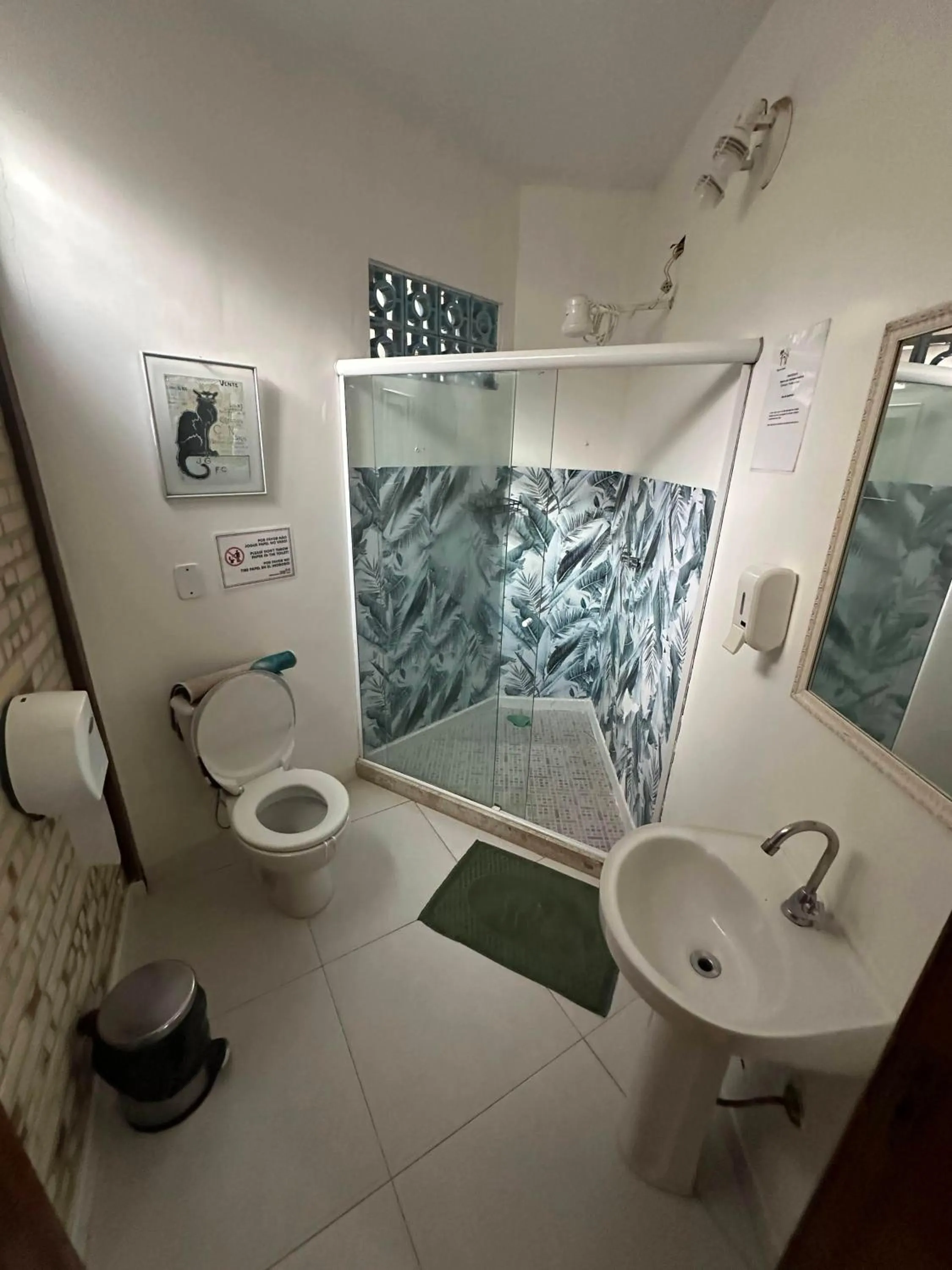 Bathroom in Biergarten Hostel