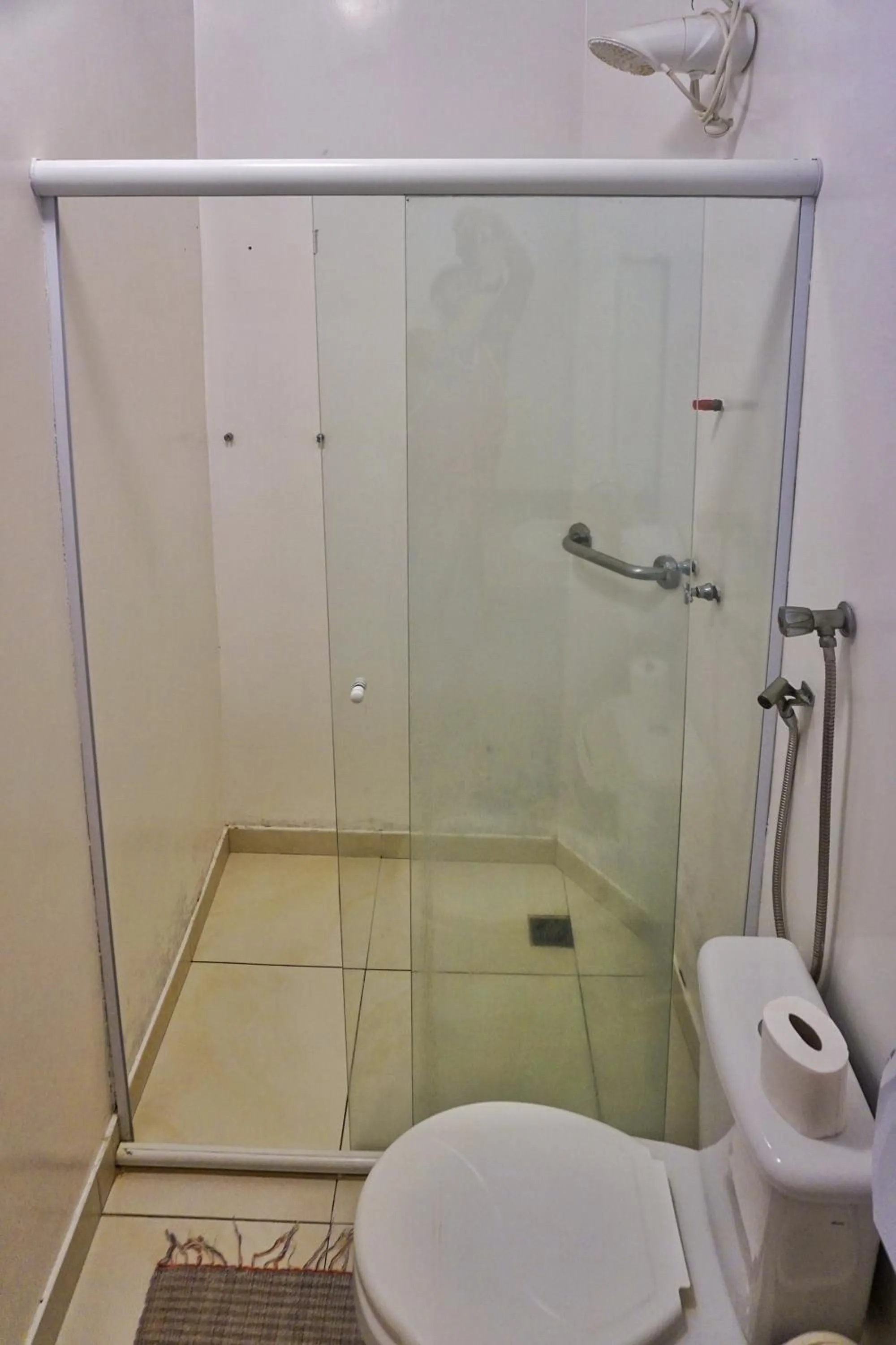 Shower in Biergarten Hostel