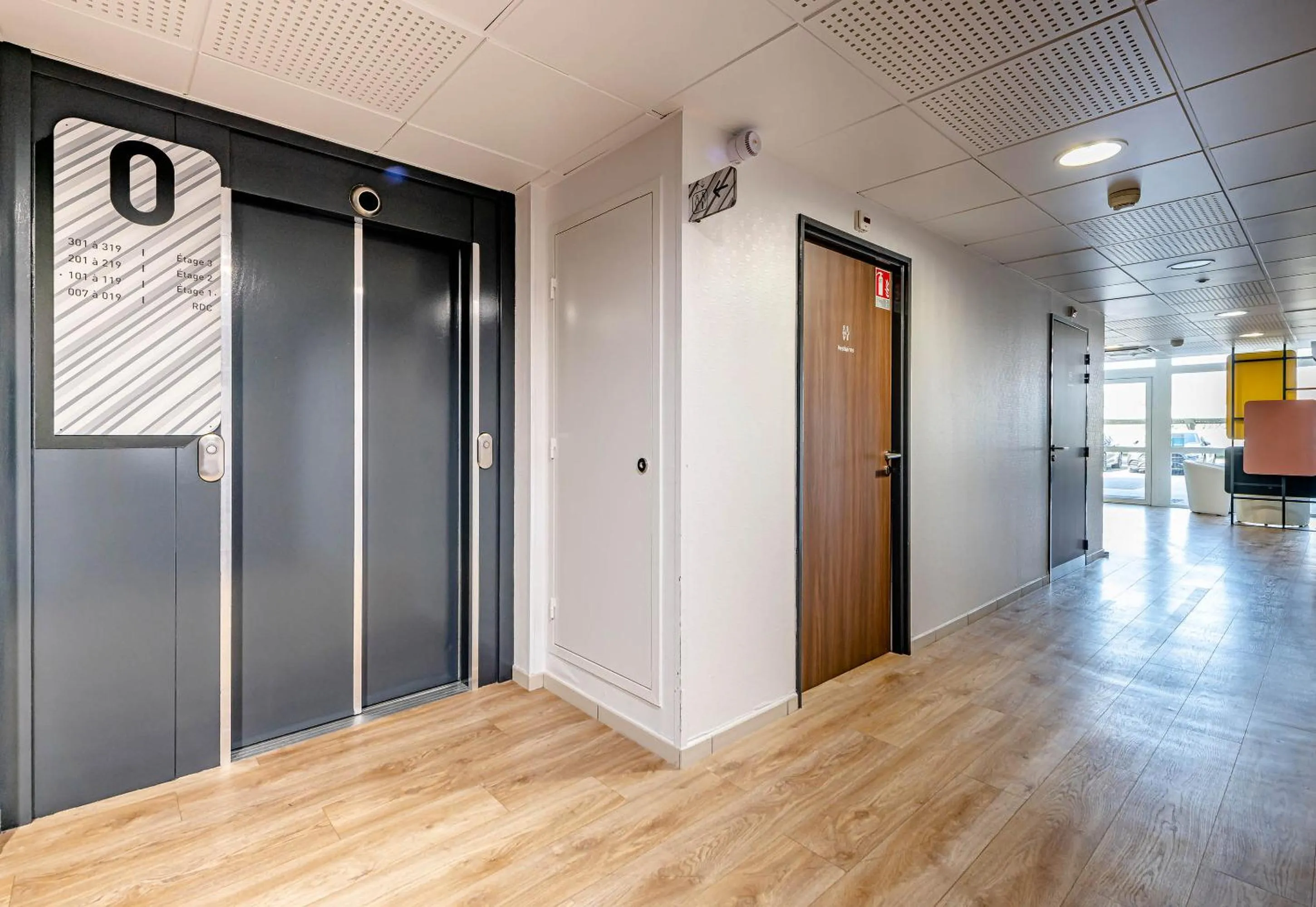 Decorative detail in B&B HOTEL Bordeaux Talence