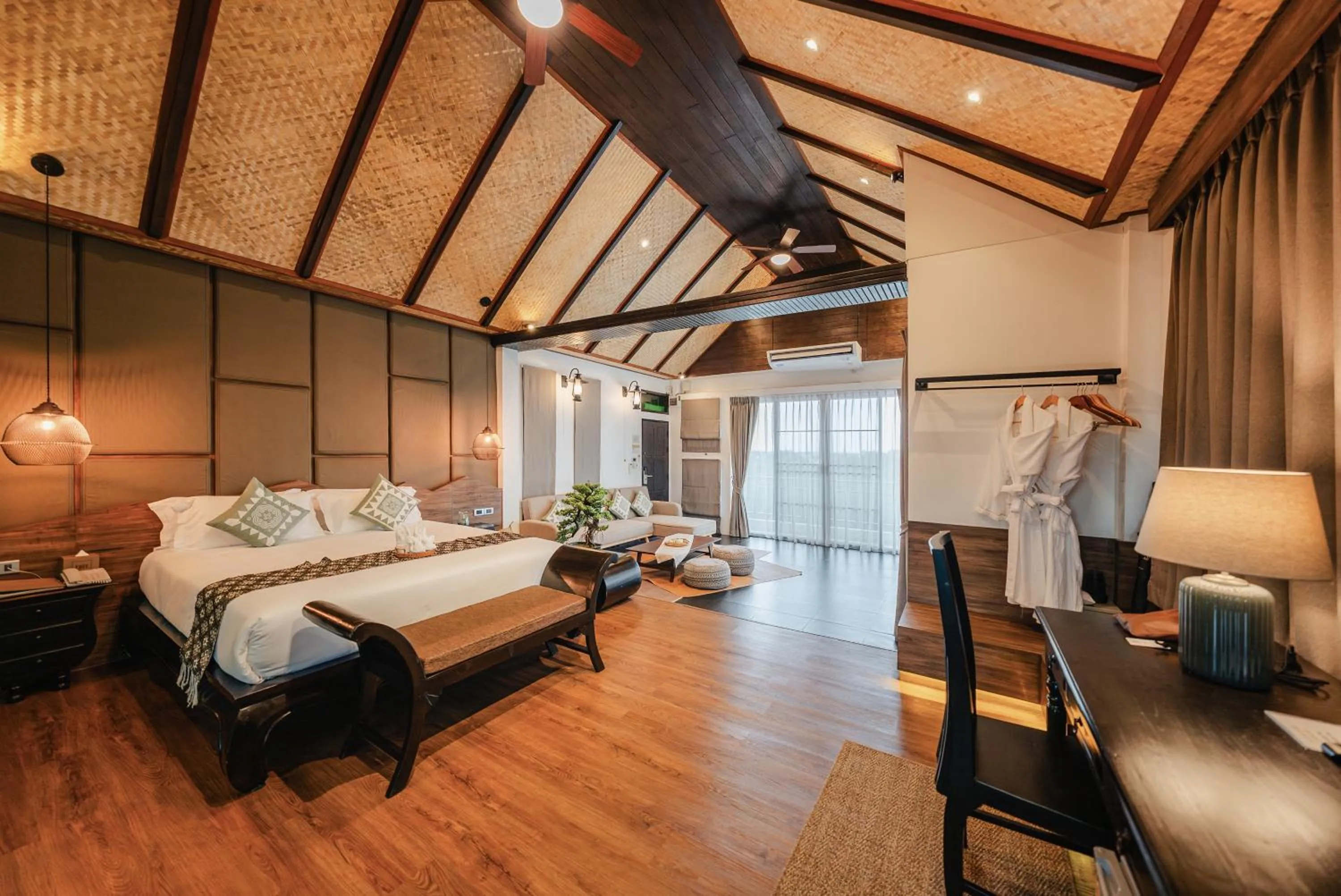 Bed in THEE Kashatharn by TH District