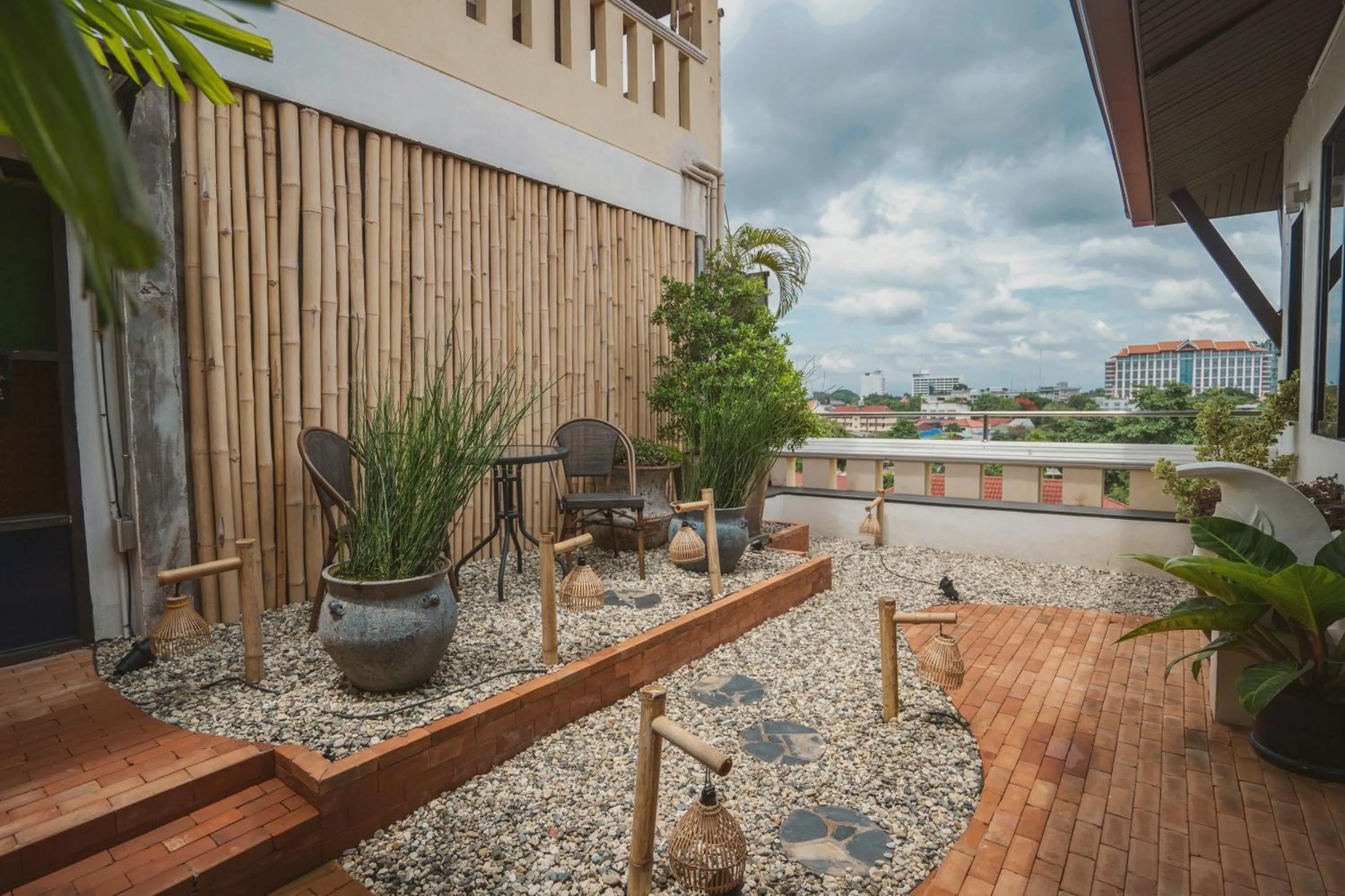 Balcony/Terrace in THEE Kashatharn by TH District