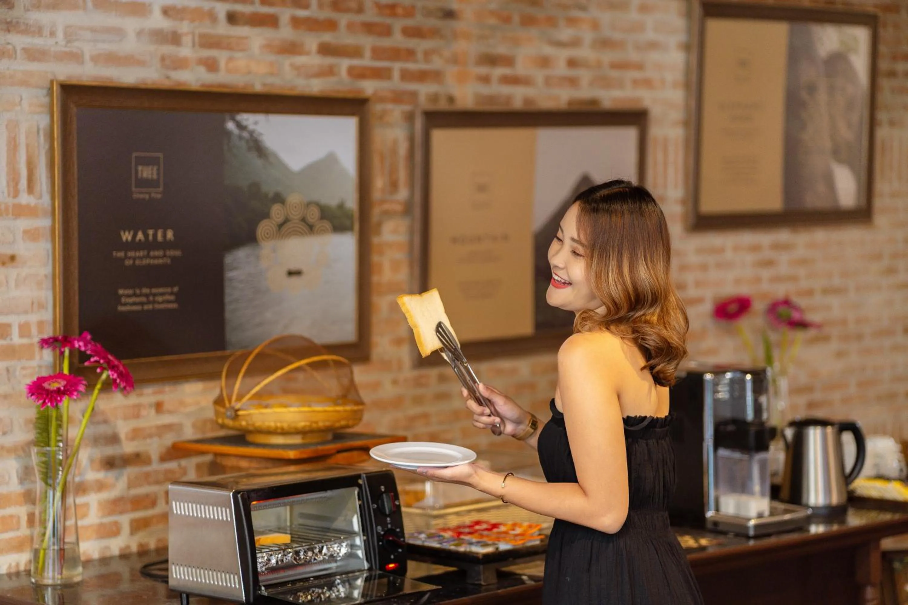 Breakfast in THEE Kashatharn by TH District