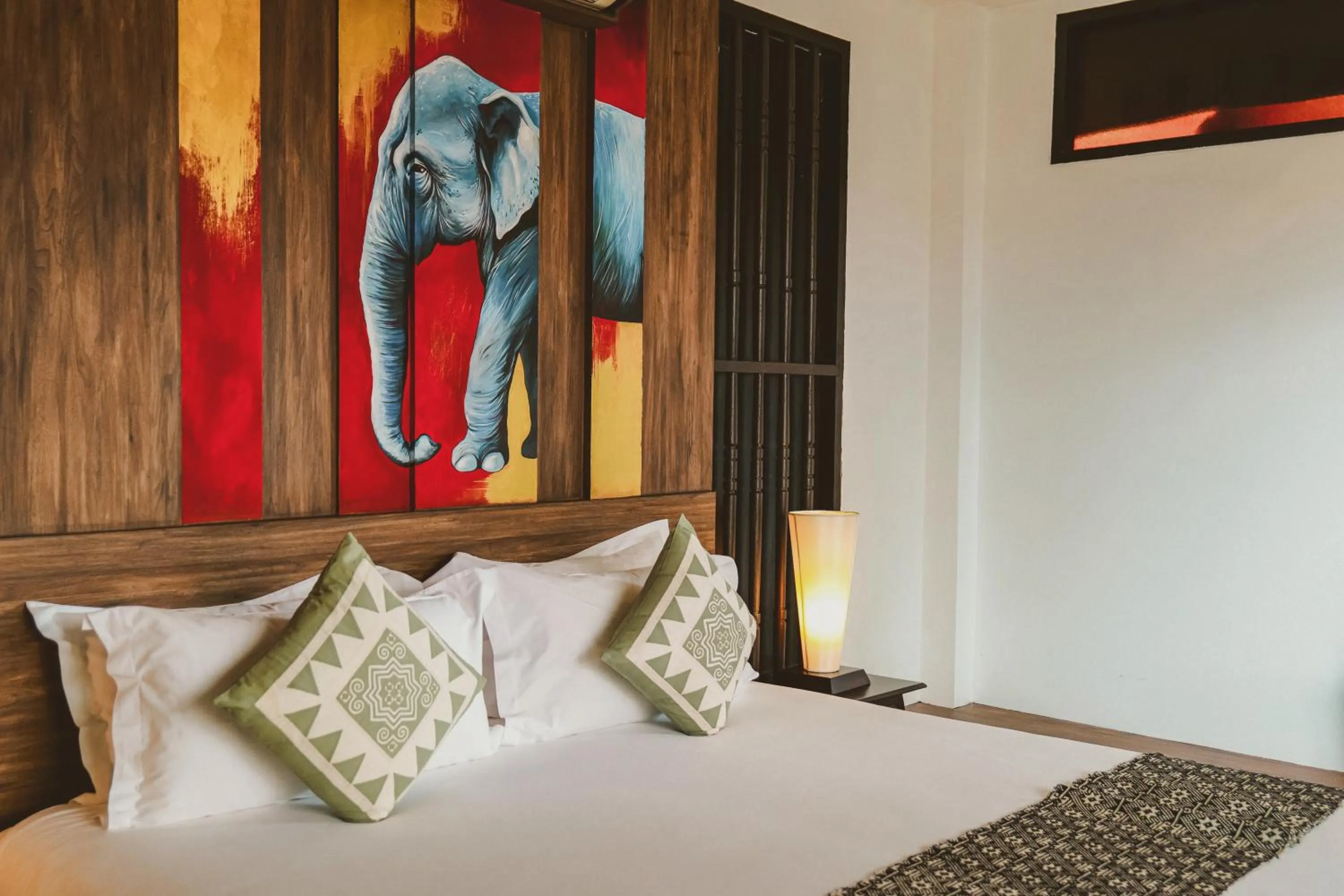 Bed in THEE Kashatharn by TH District