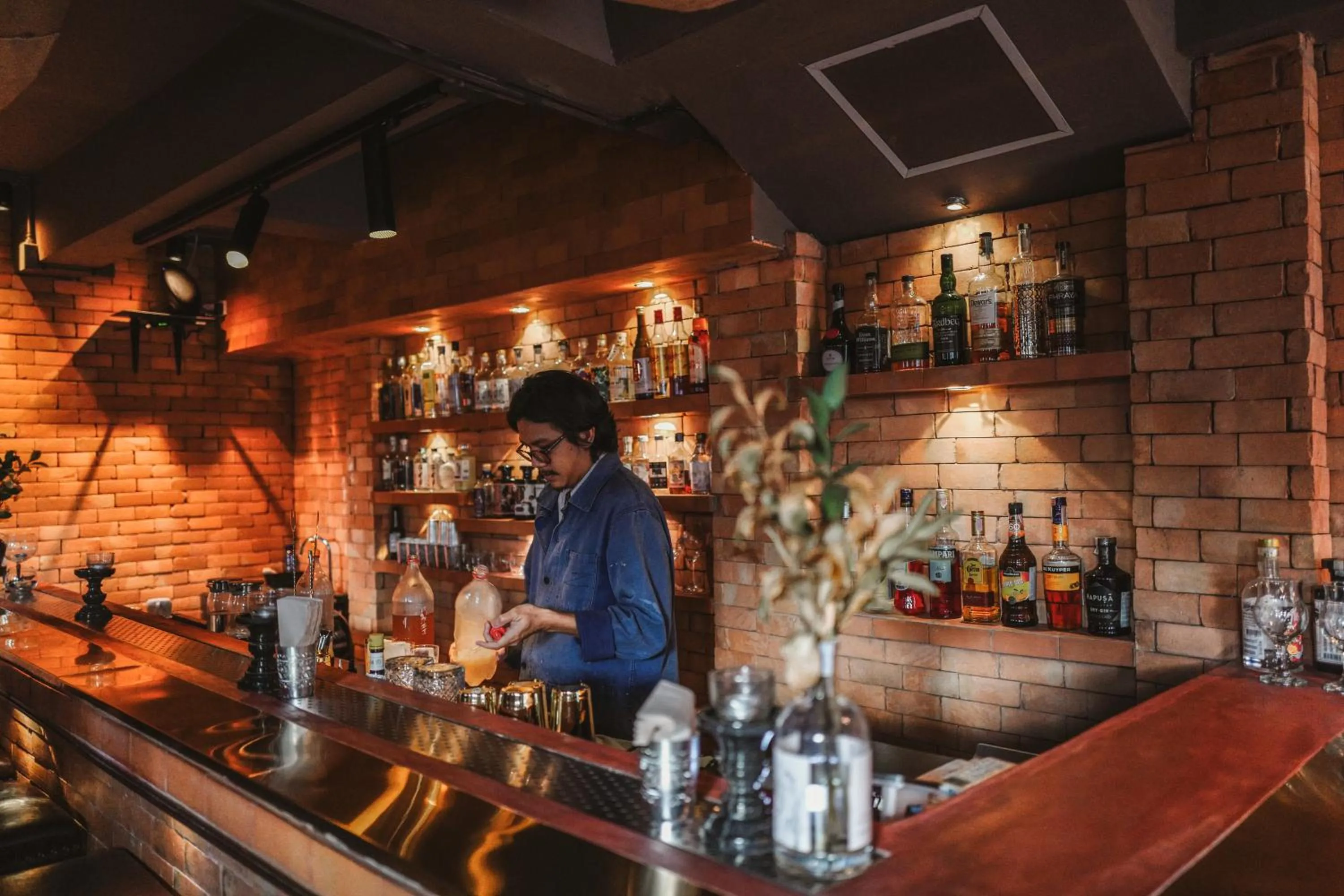 Food and drinks in THEE Kashatharn by TH District