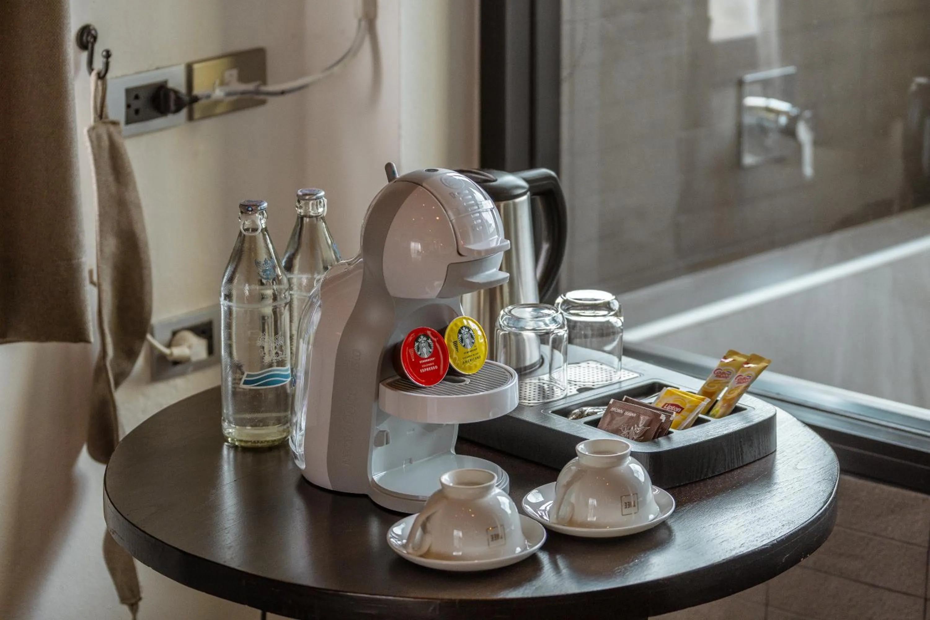 Coffee/tea facilities in THEE Kashatharn by TH District