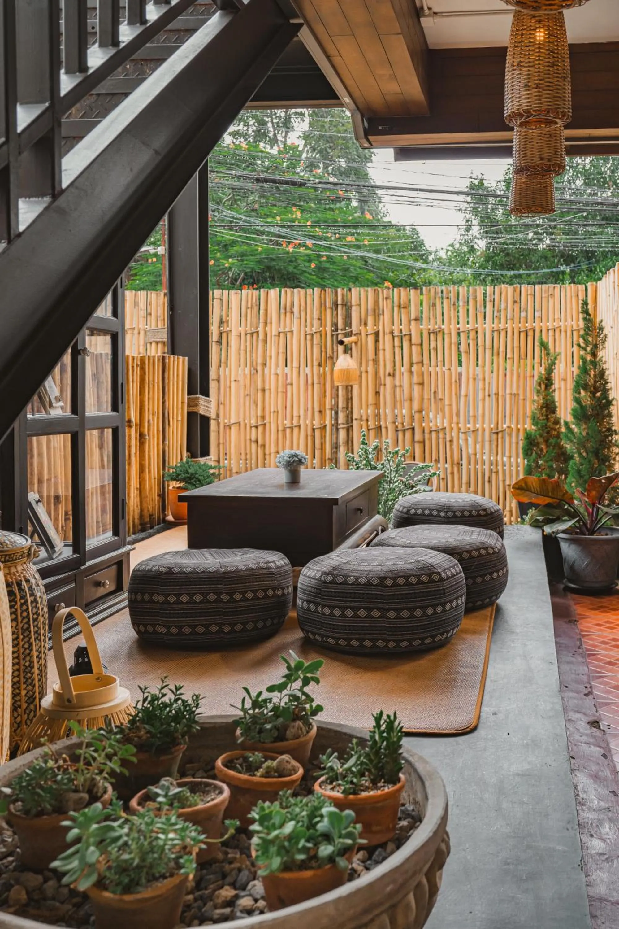 Seating area in THEE Kashatharn by TH District