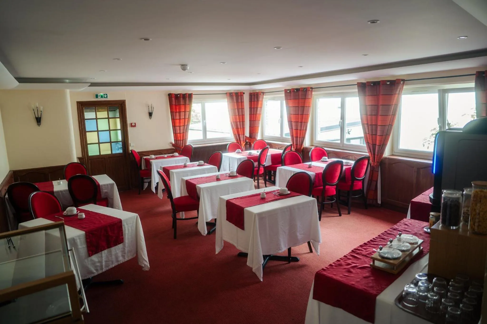 Breakfast in Logis Hotel Spa Restaurant Au Site Normand