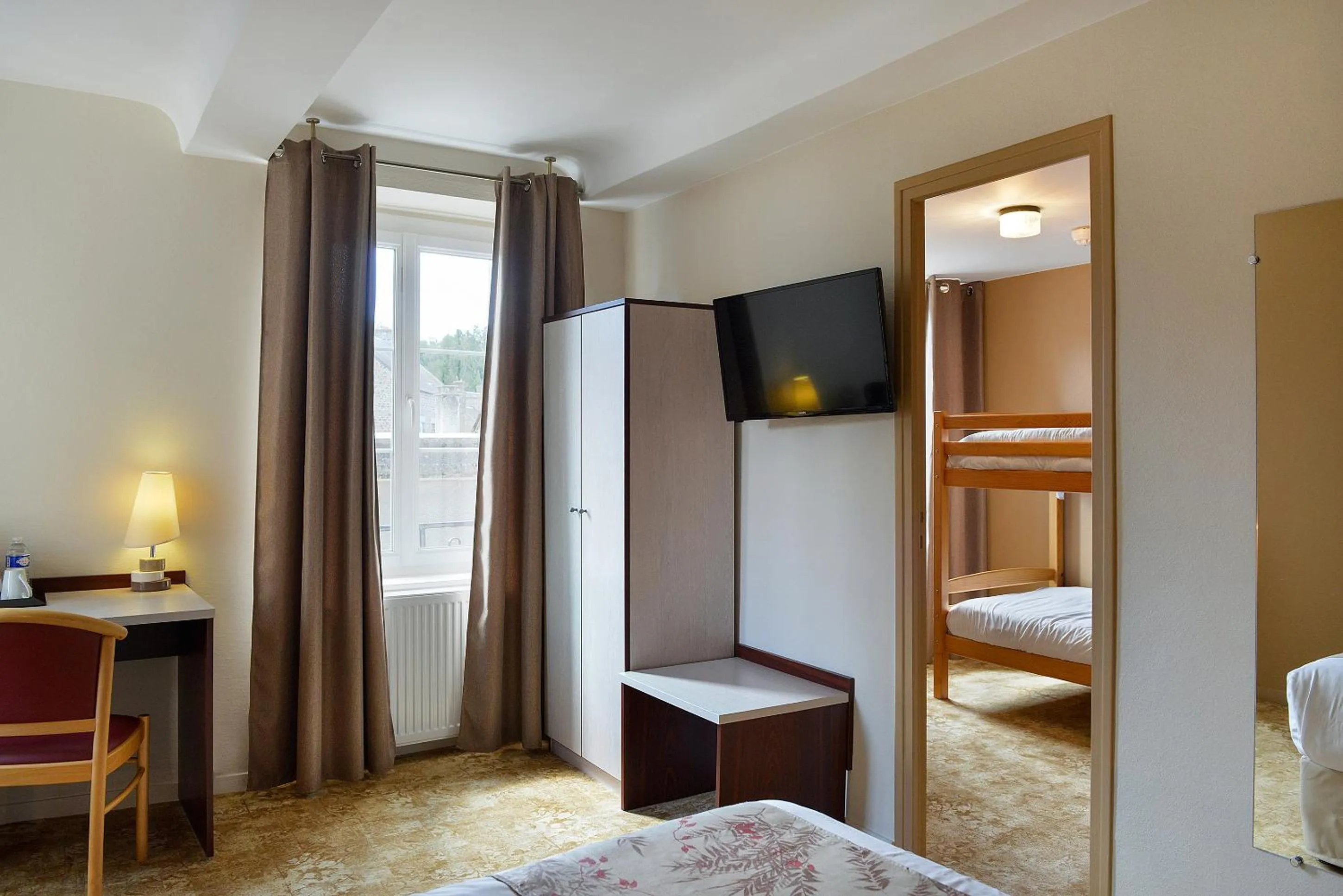 Bed in Logis Hotel Spa Restaurant Au Site Normand