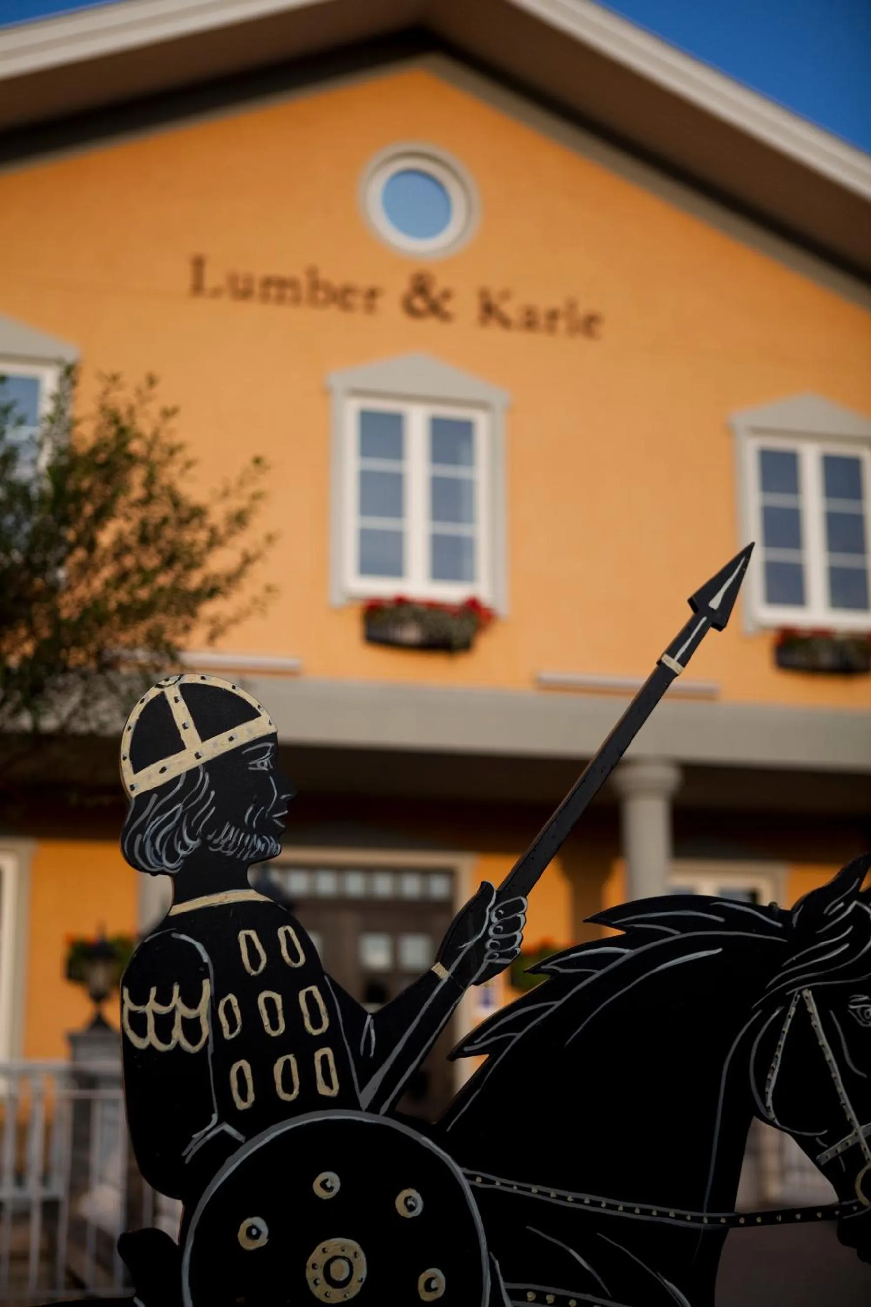 Decorative detail in Lumber & Karle