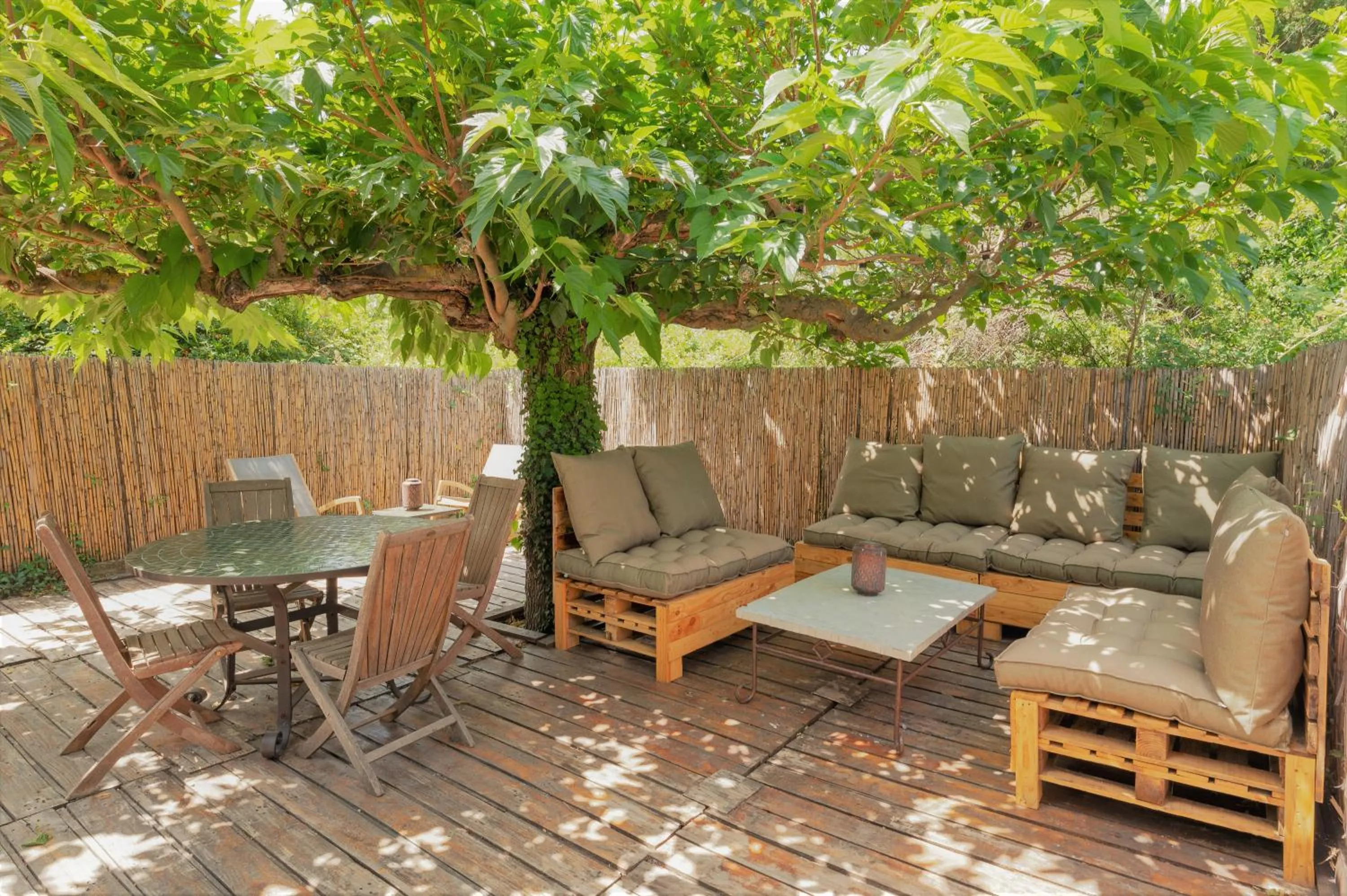 Patio in Mas des Prevots B&B