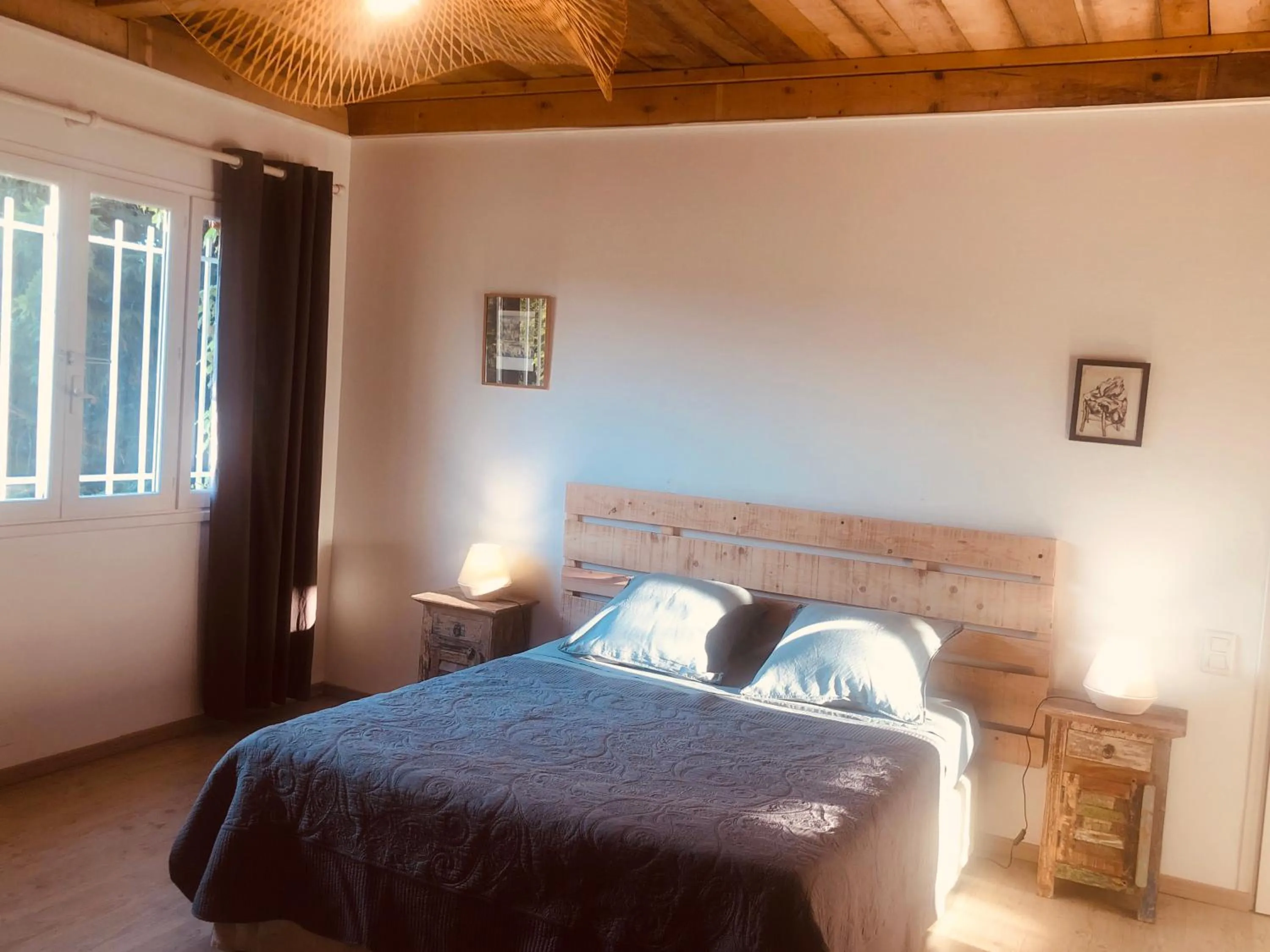 Photo of the whole room, Bed in Mas des Prevots B&B