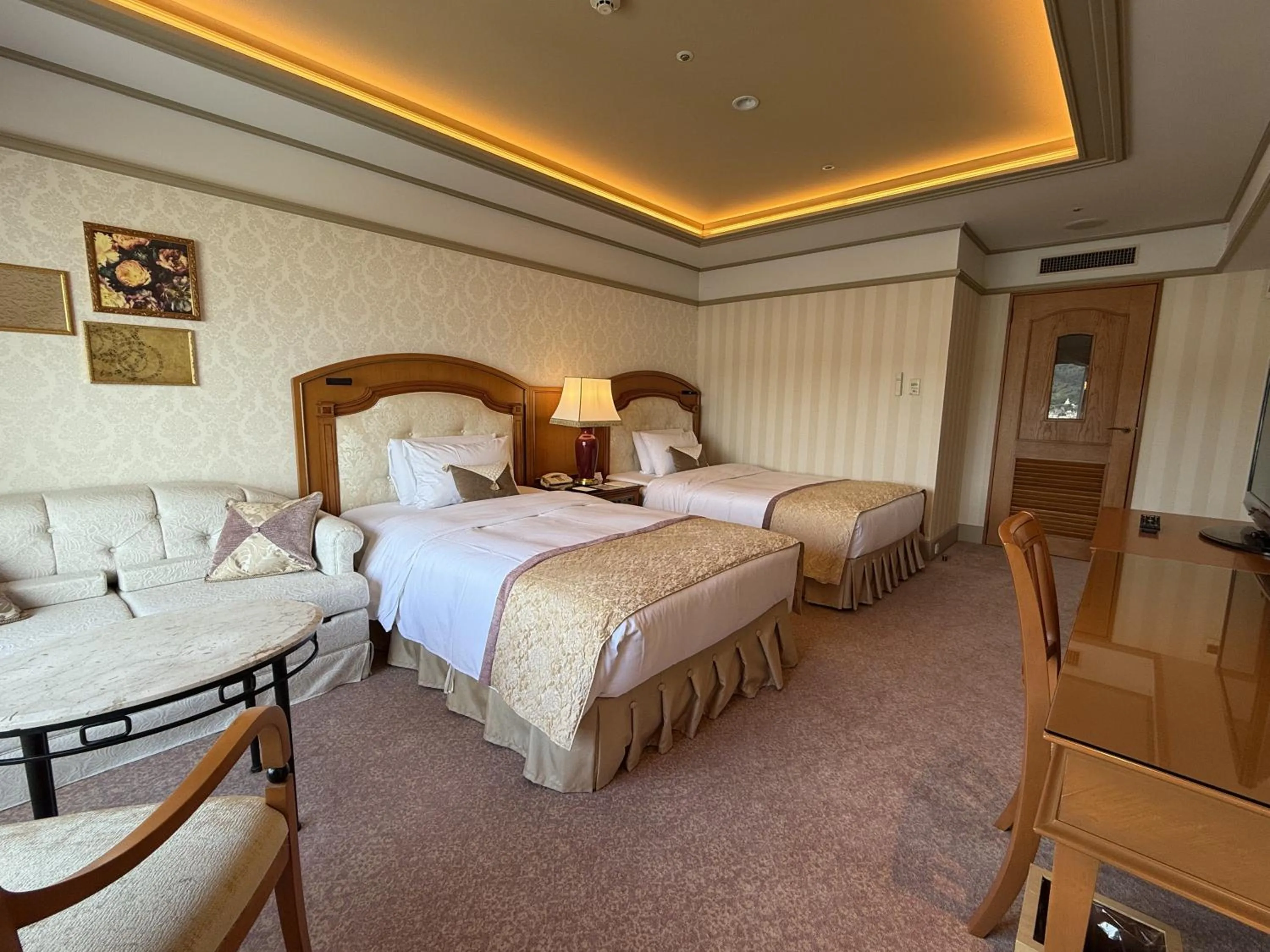 Photo of the whole room, Bed in Hotel Nikko Princess Kyoto