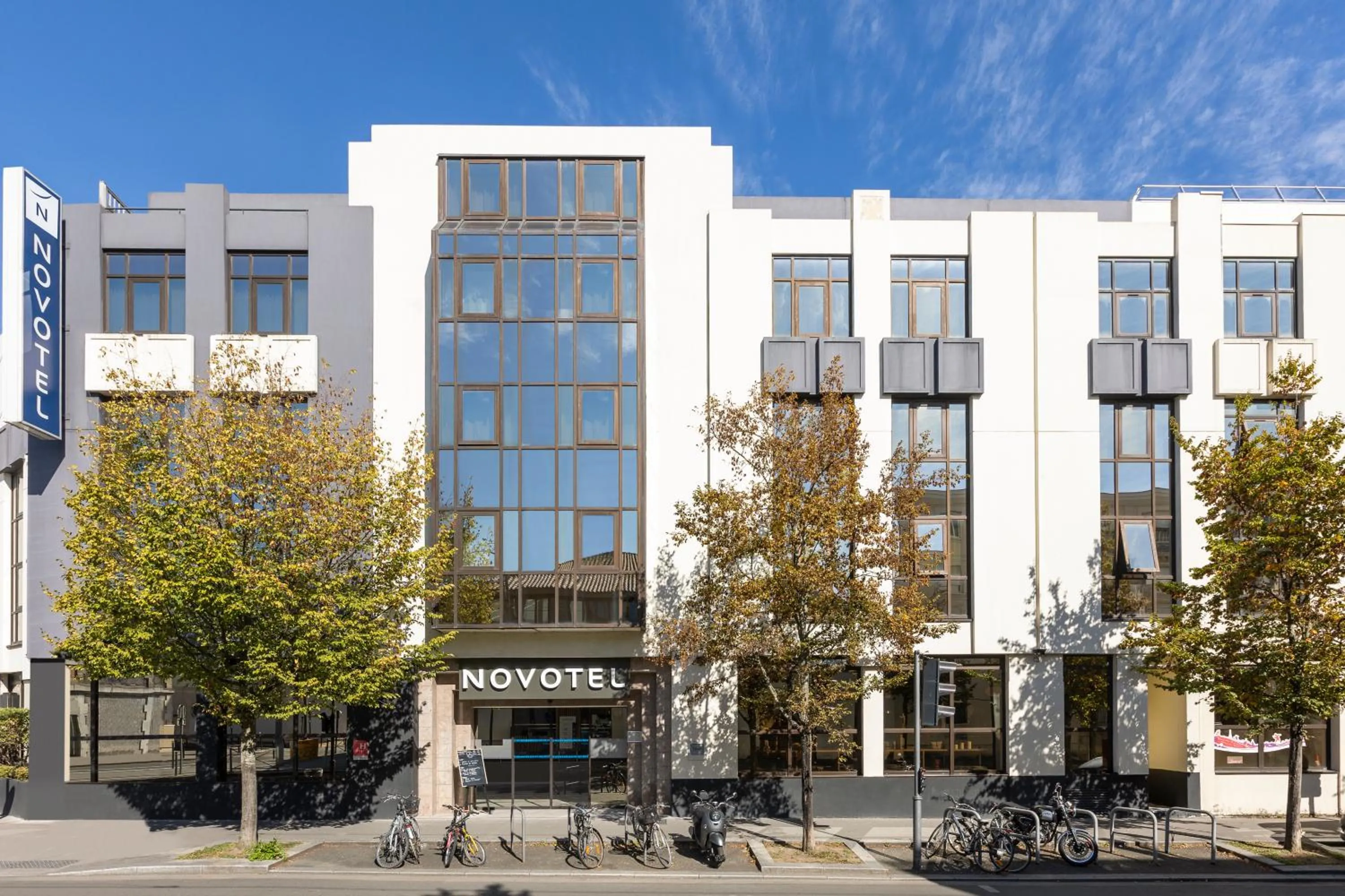 Property building in Novotel Bordeaux Centre Gare Saint Jean