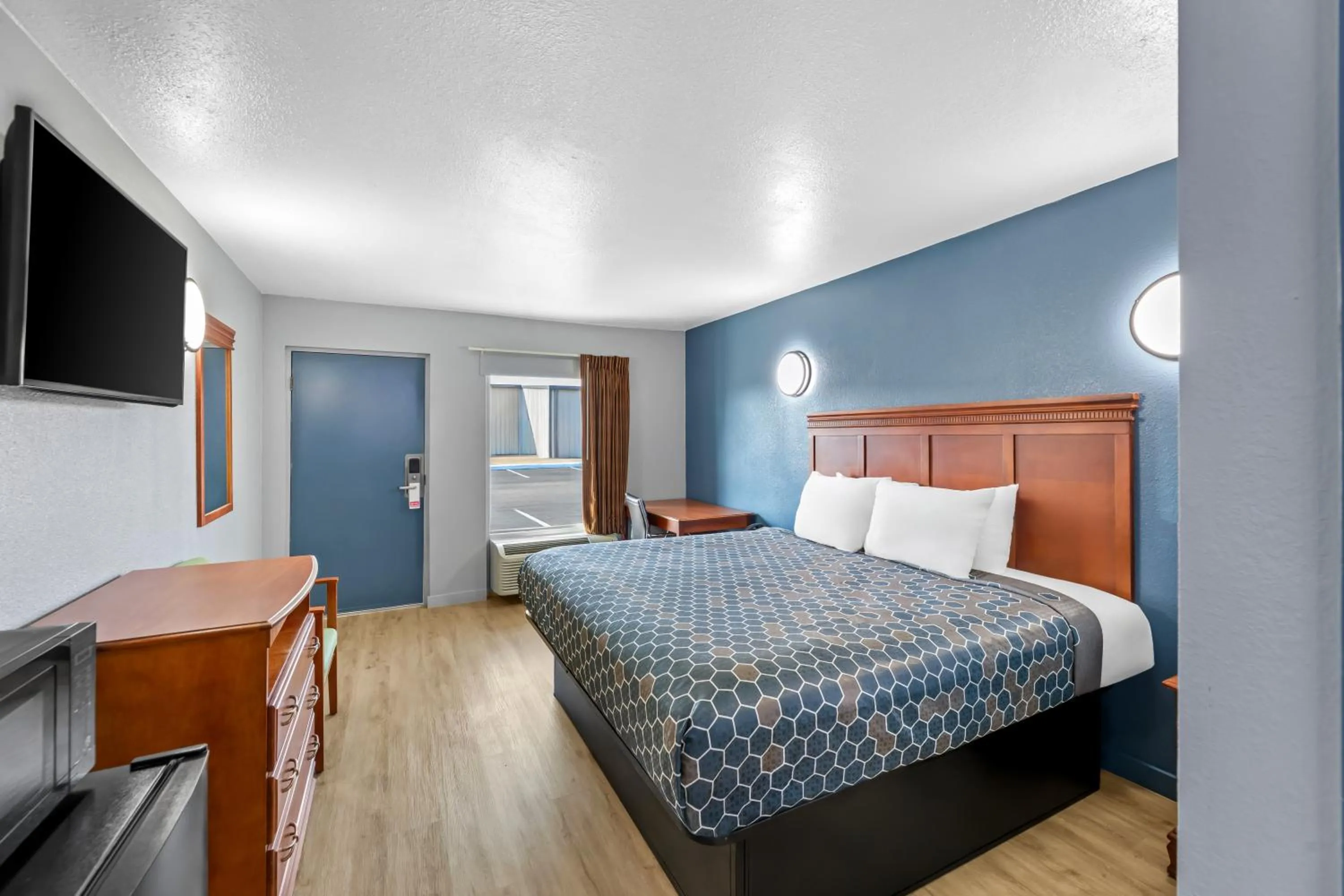 Bed in Americas Best Value Inn-Indianola