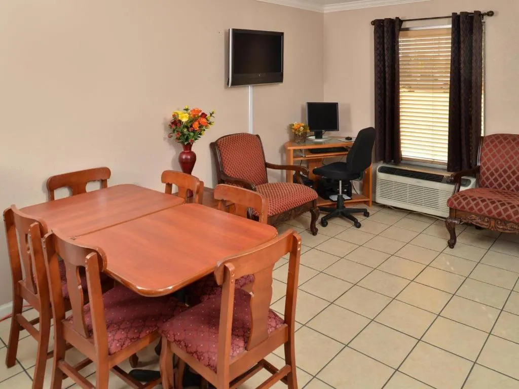 Americas Best Value Inn-Indianola