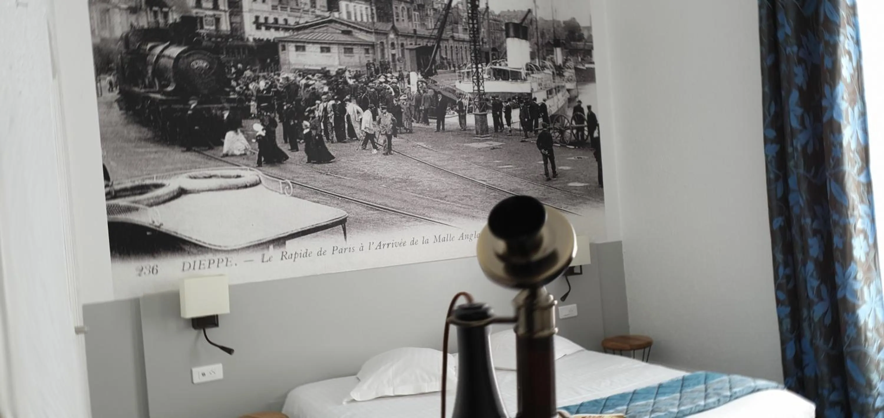 Decorative detail in Hôtel Windsor Contact Hôtel