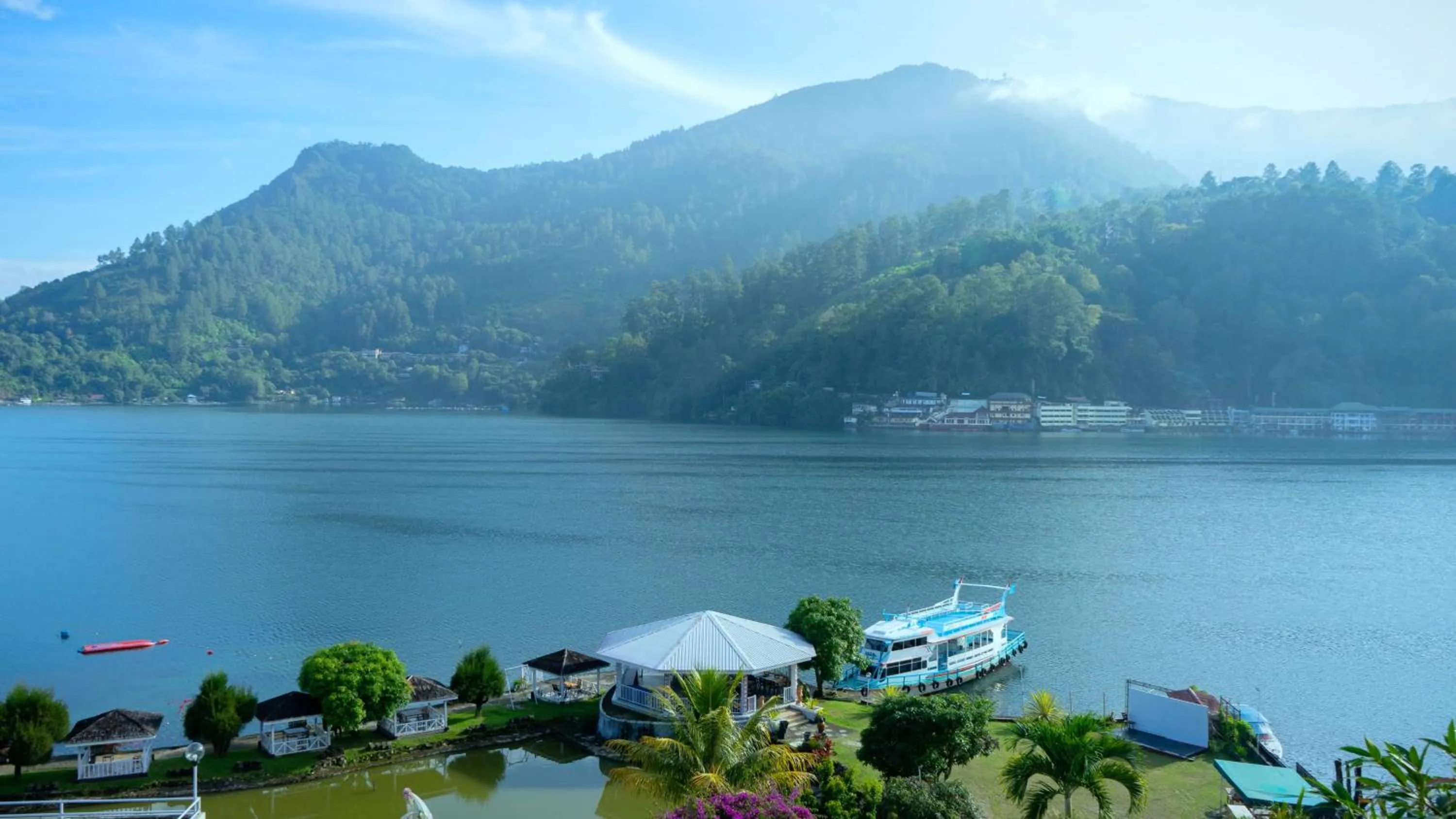 Nearby landmark in Khas Parapat