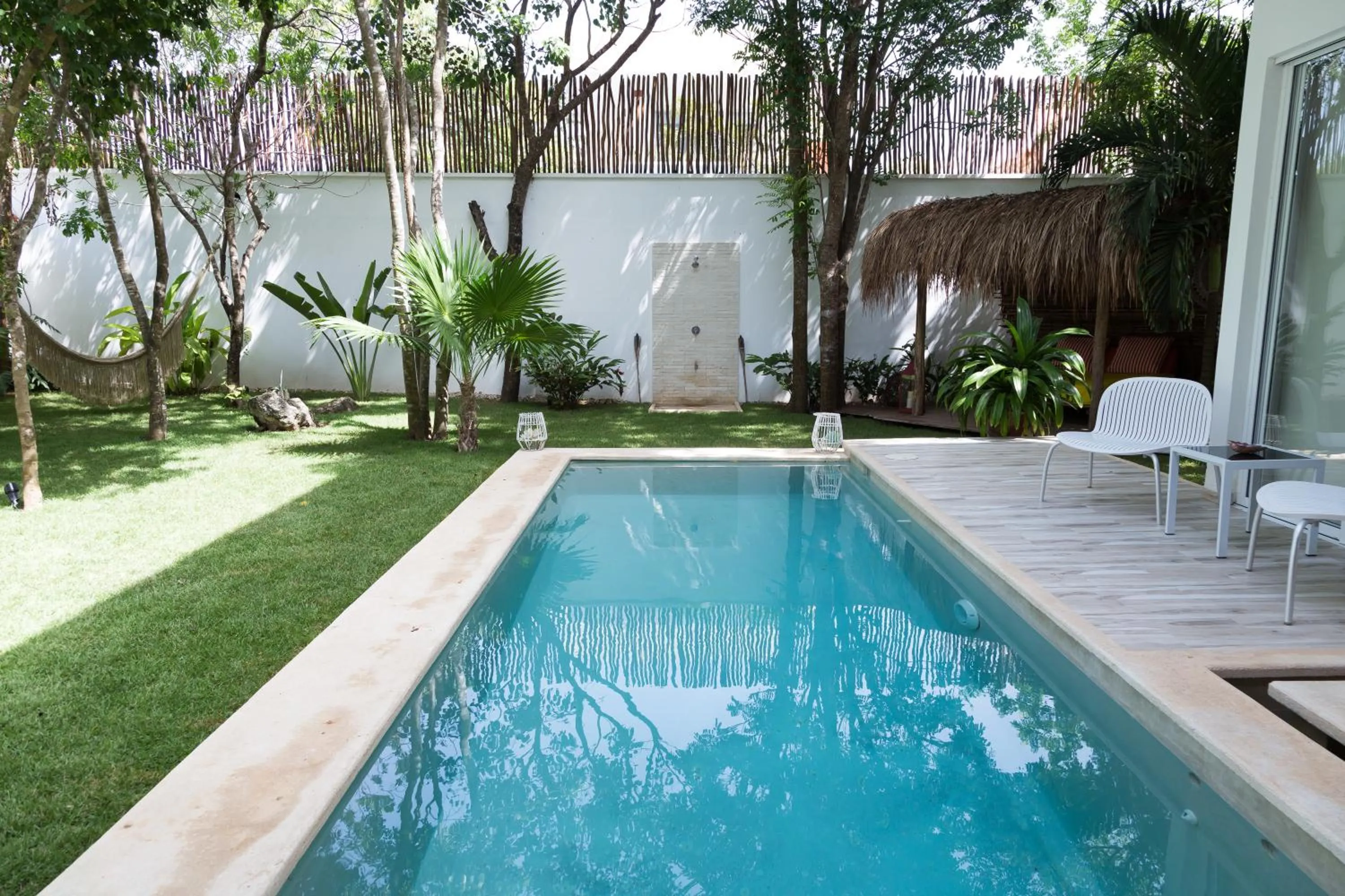 Garden in Luxury Private Villas , Private Pool, Private garden, Jacuzzi, 24hours security