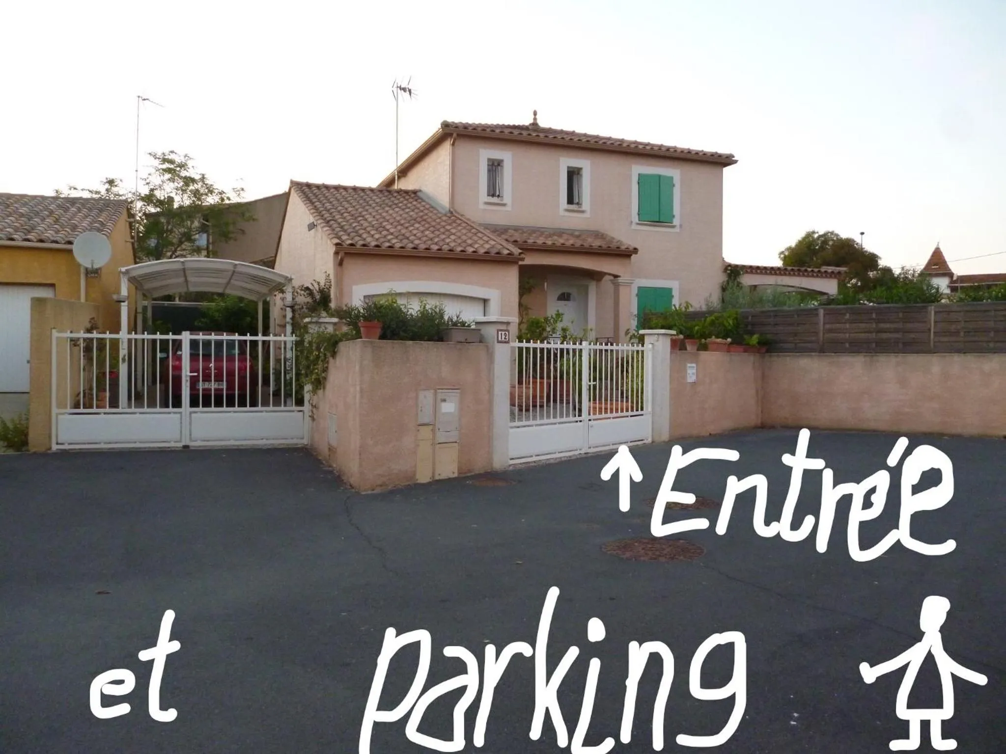 Street view in Chez Patrick Roujan