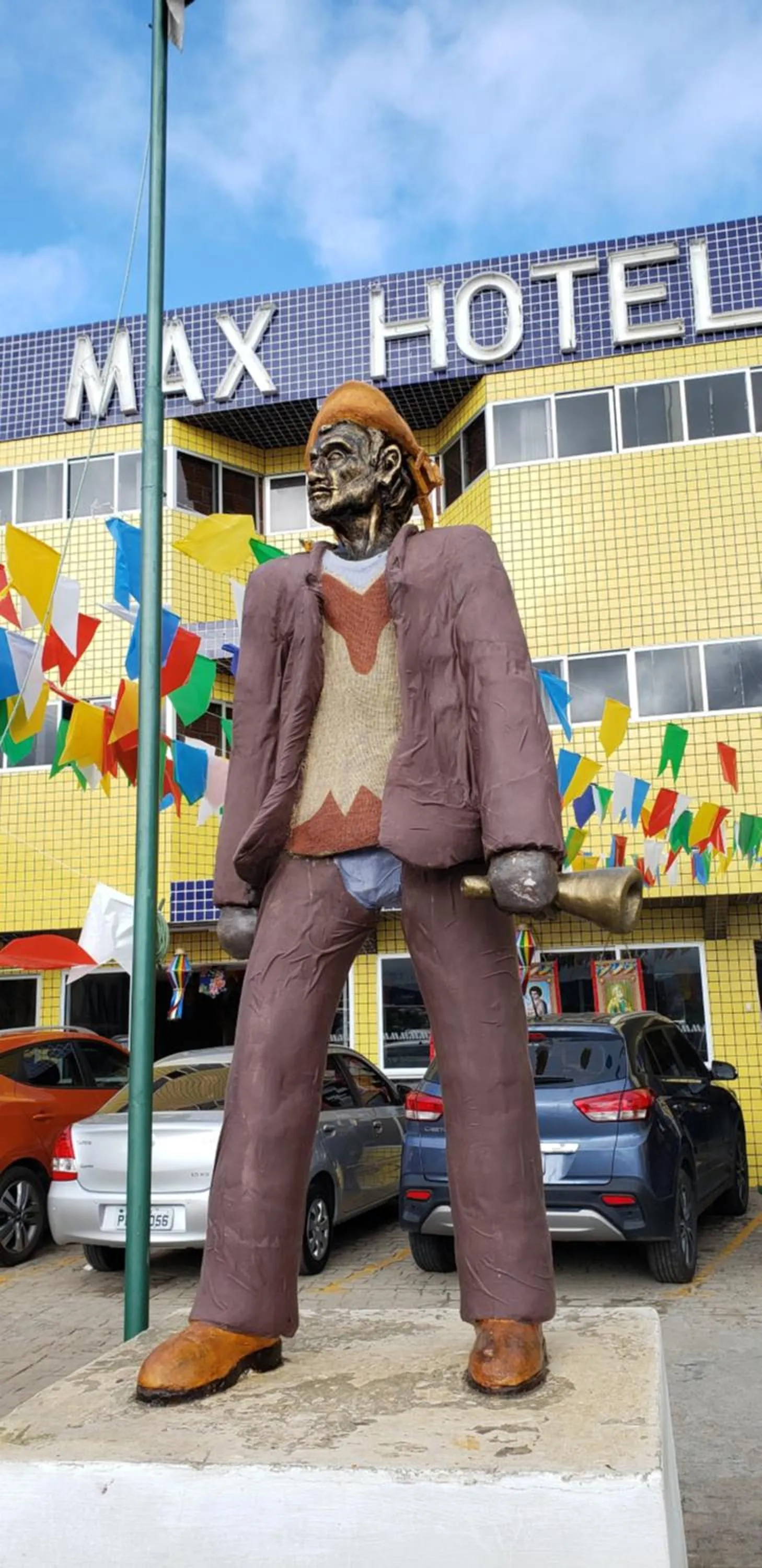 Facade/entrance in Max Hotel