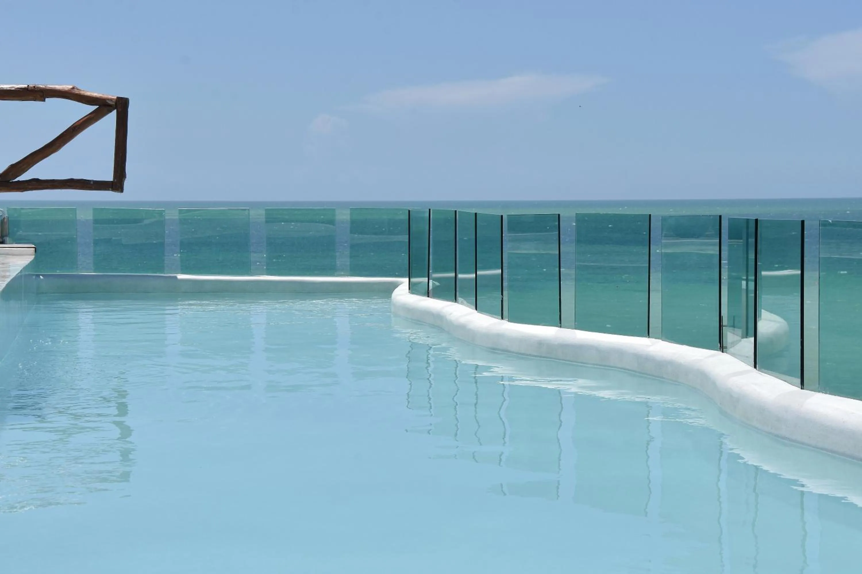 Swimming pool in Spirit Holbox