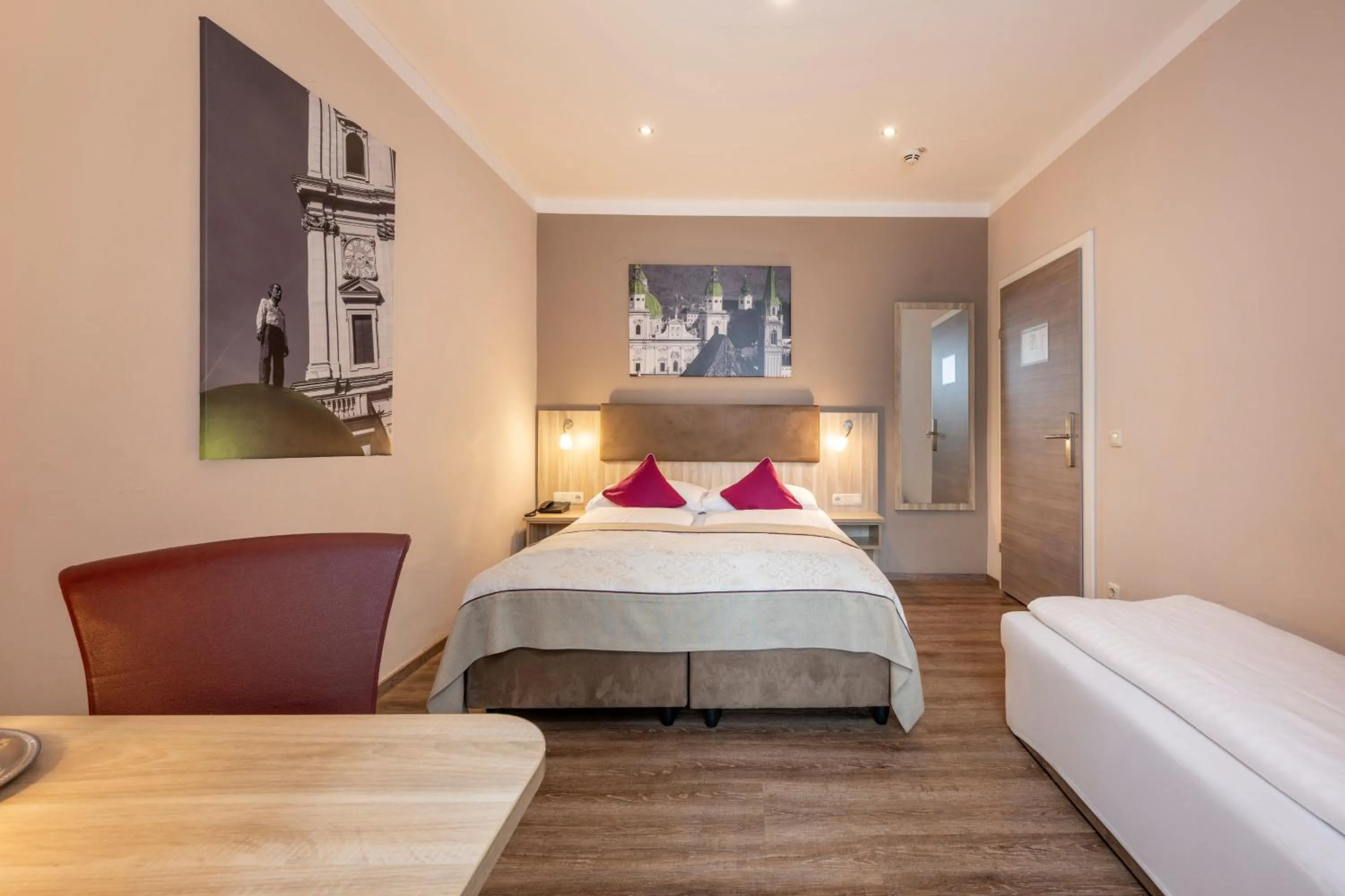 Bed in HOTEL junior by MAX 70