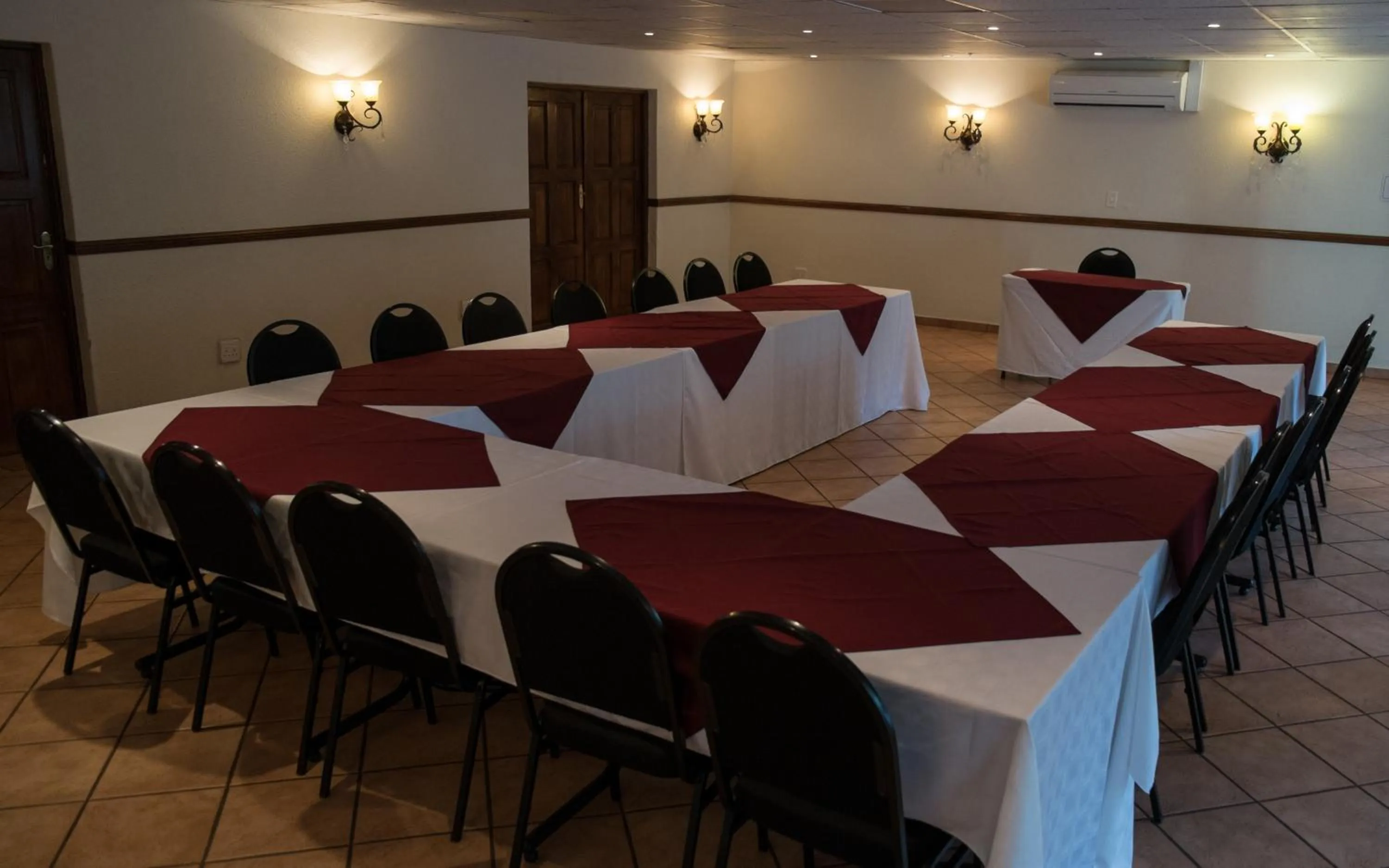 Banquet/Function facilities in Elizabeth Lodge