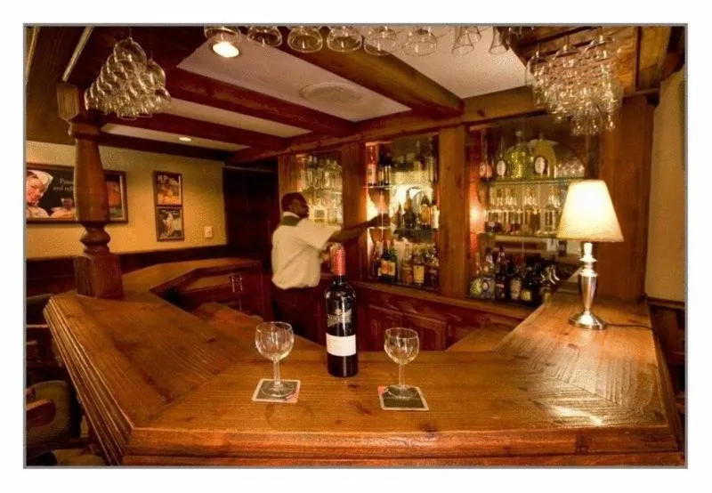 Lounge or bar in Elizabeth Lodge