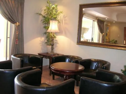 Living room in Elizabeth Lodge