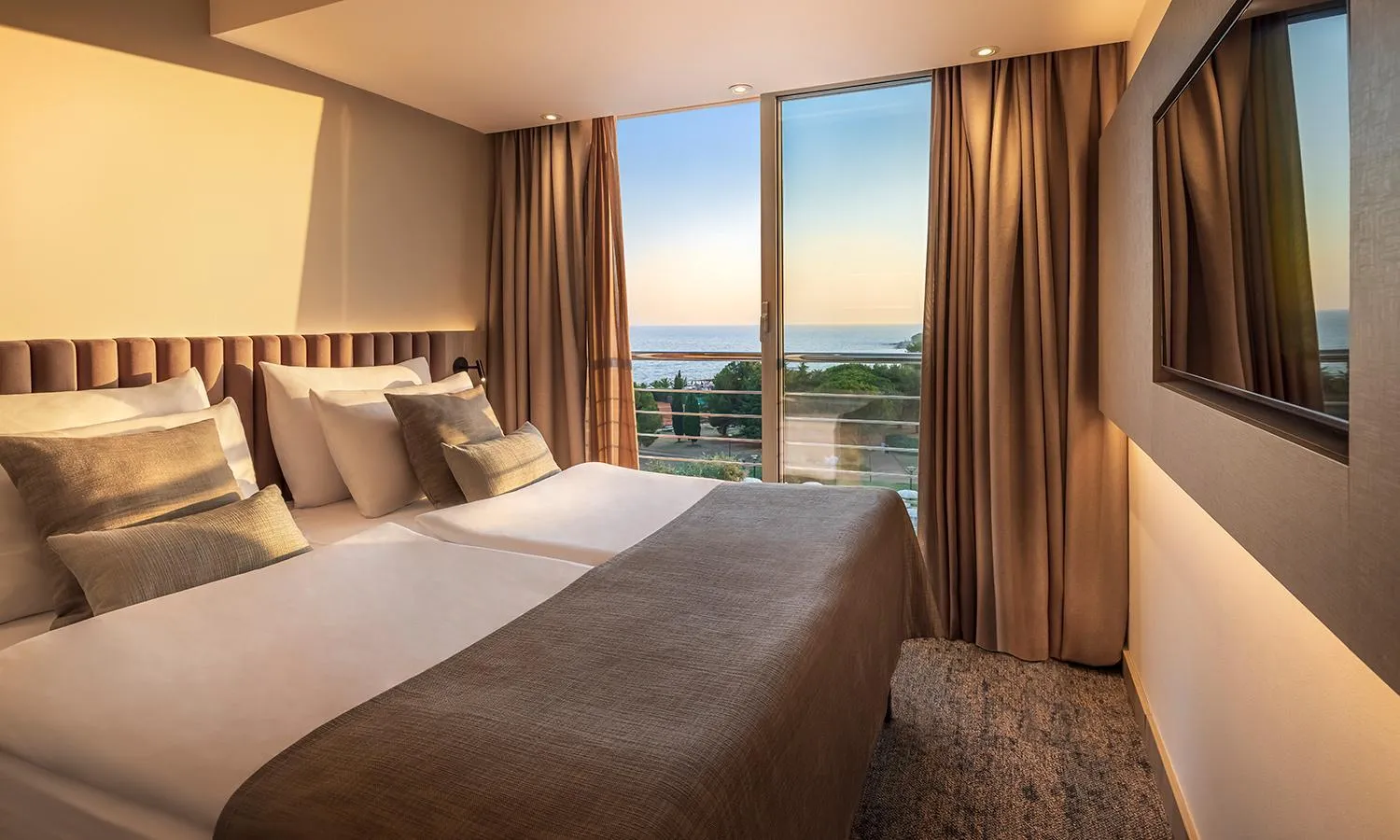 Bed in Aminess Vival Maestral Hotel