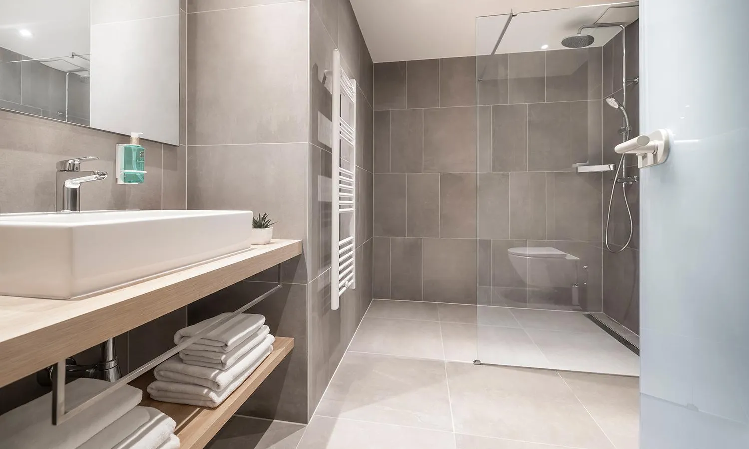 Shower in Aminess Vival Maestral Hotel