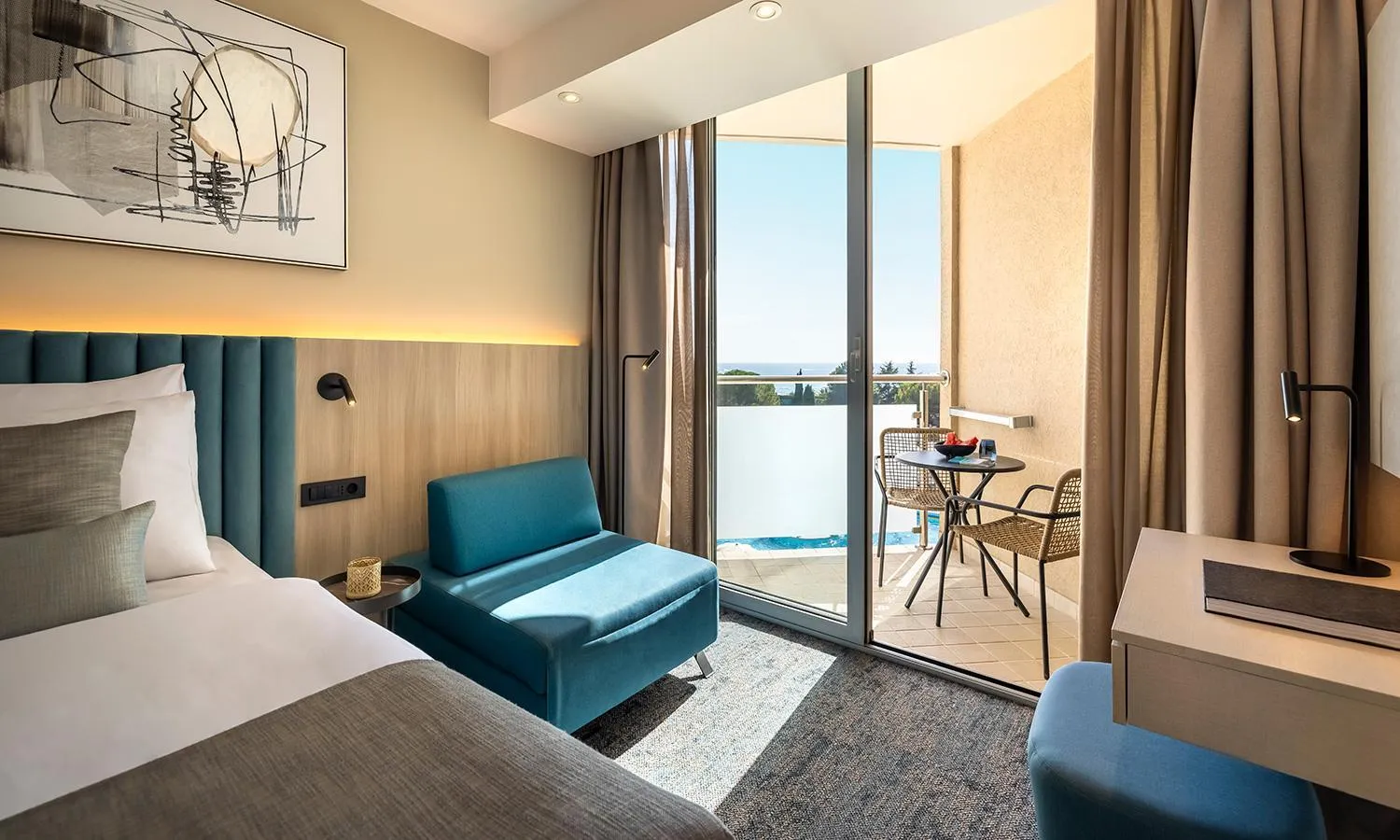 Seating area, Bed in Aminess Vival Maestral Hotel