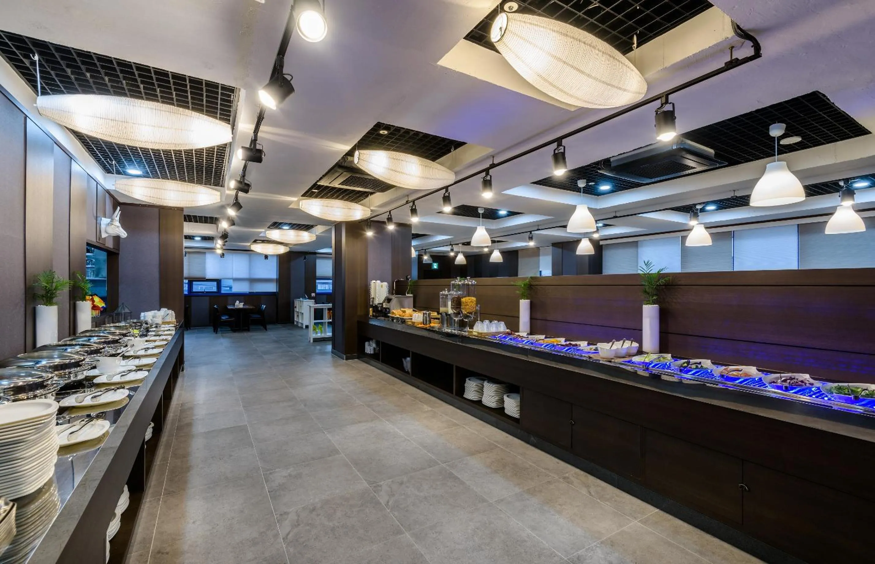 Restaurant/places to eat in Hotel With Jeju