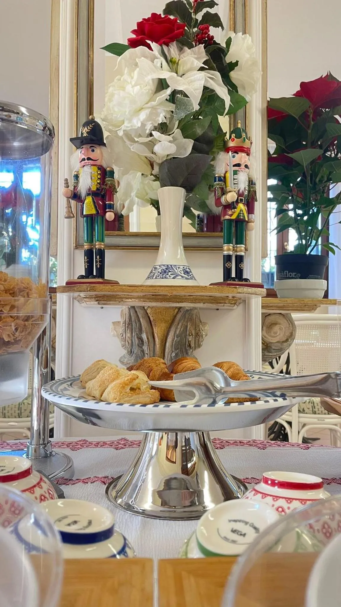 Buffet breakfast in Villa Scalabrini