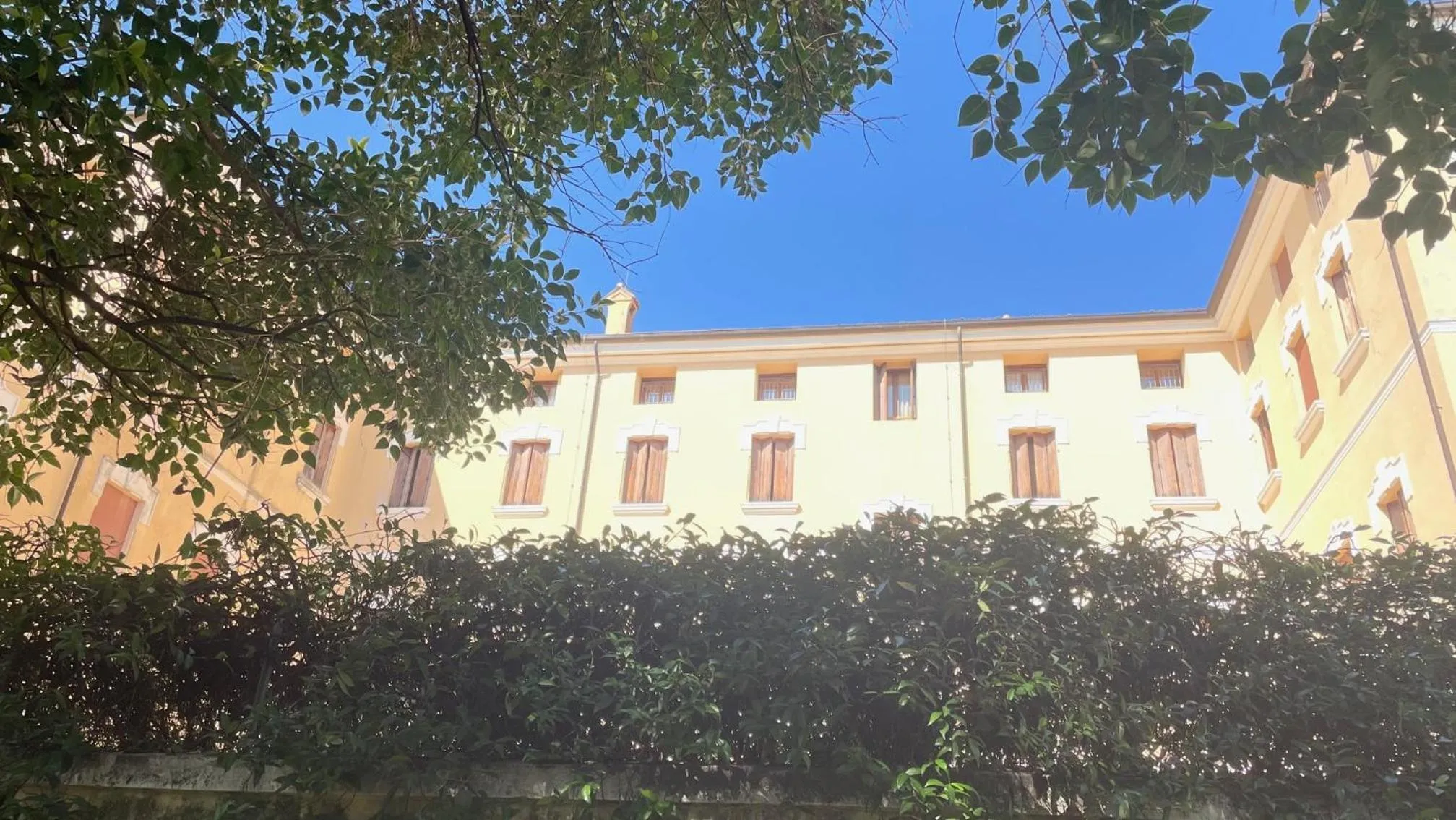 Property building in Villa Scalabrini