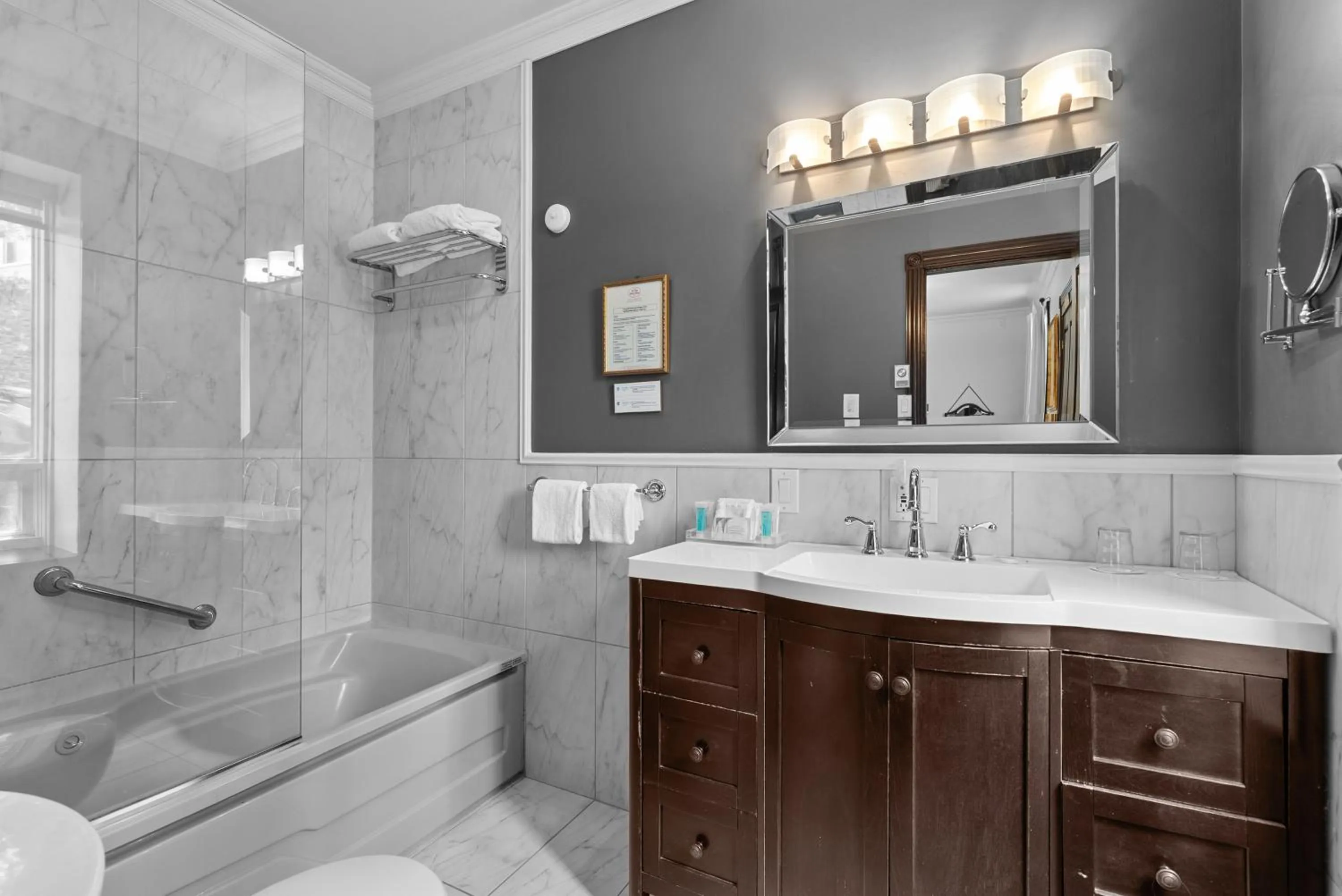 Toilet in Le Clos Saint-Louis - Par Aneyro